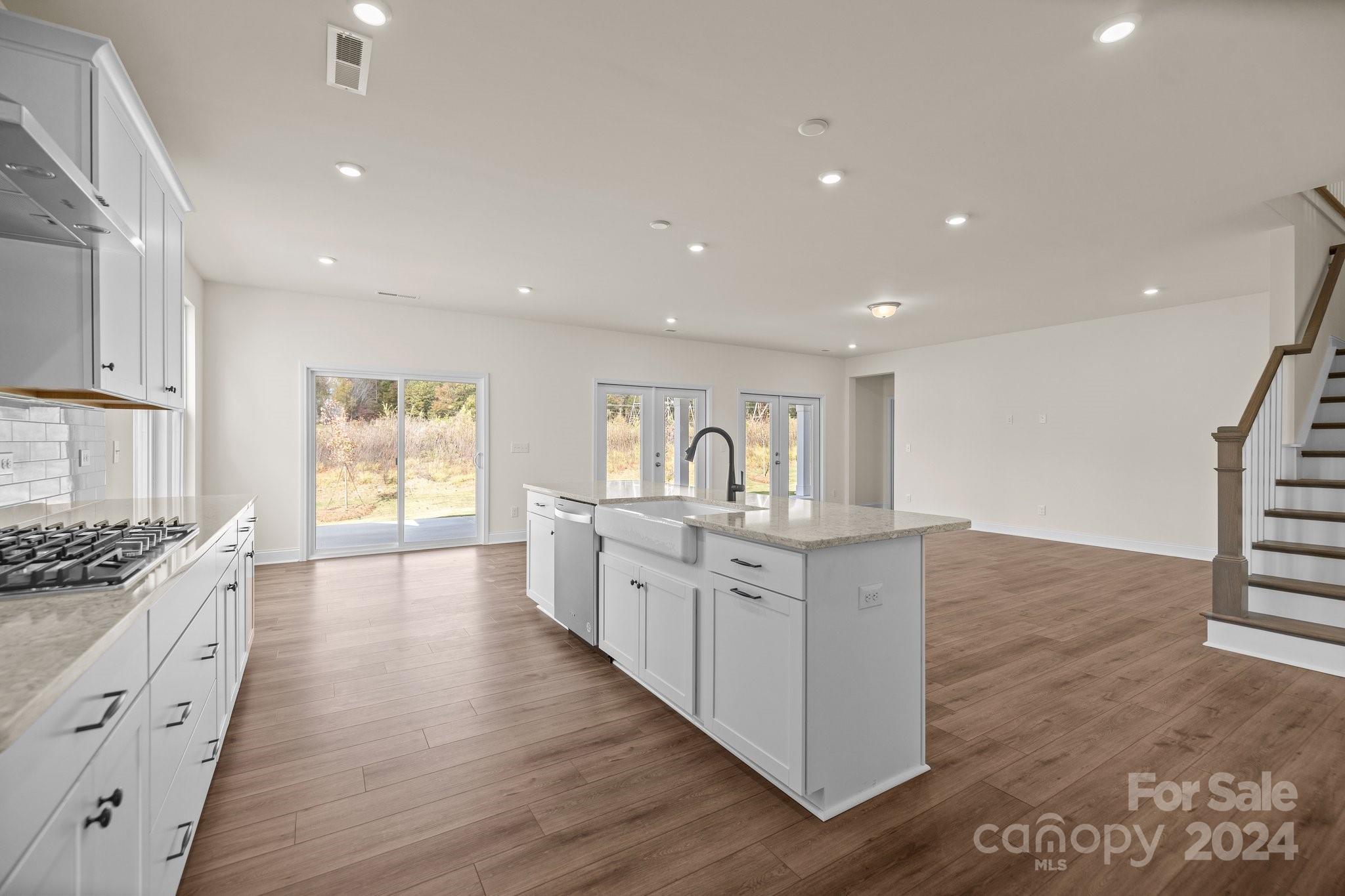 Lakeside Glen - Residential