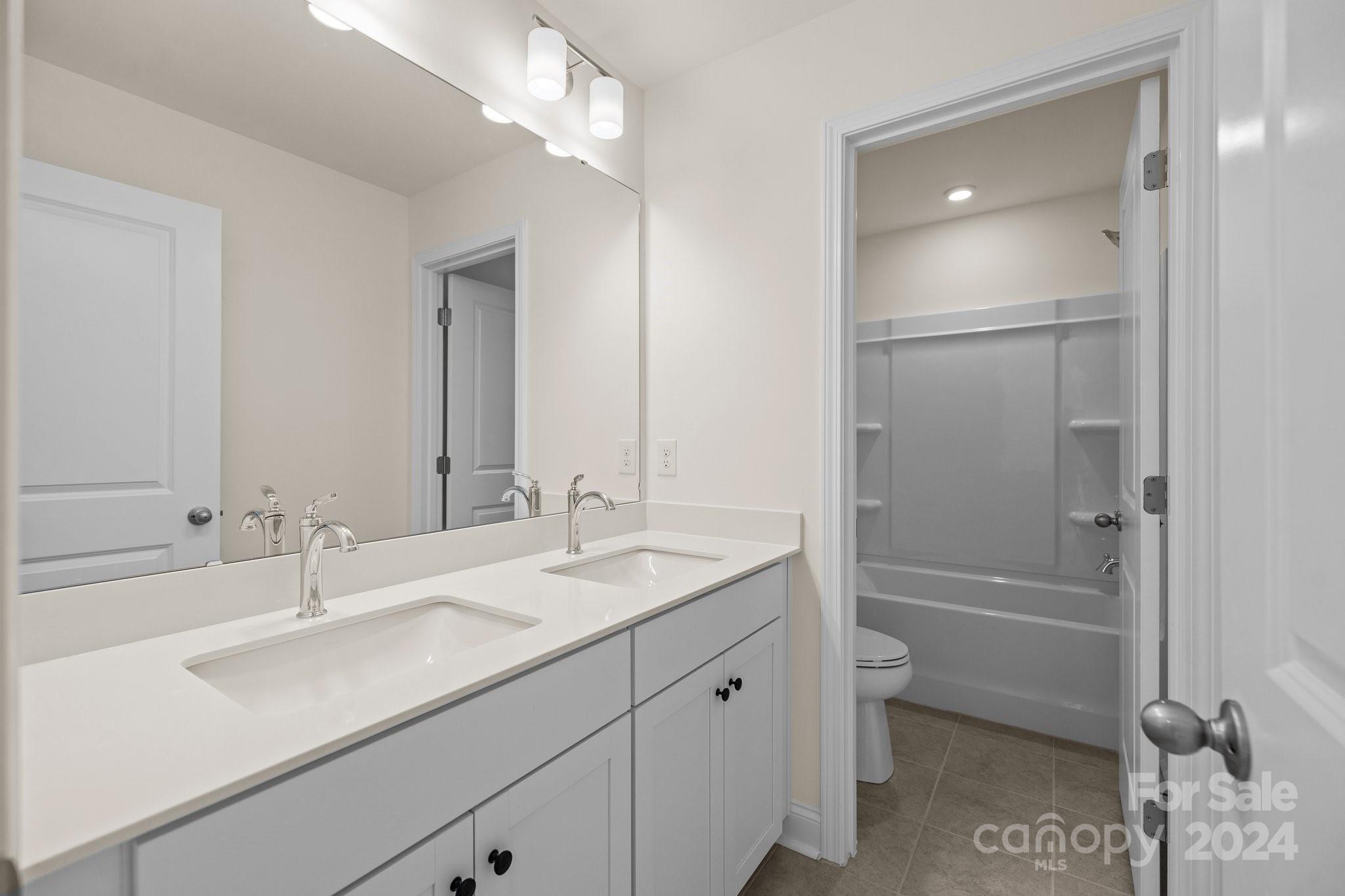 Lakeside Glen - Residential