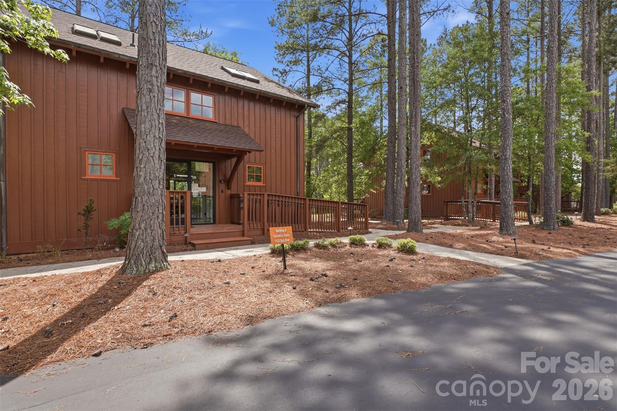 Imagery on Mtn Island - Residential