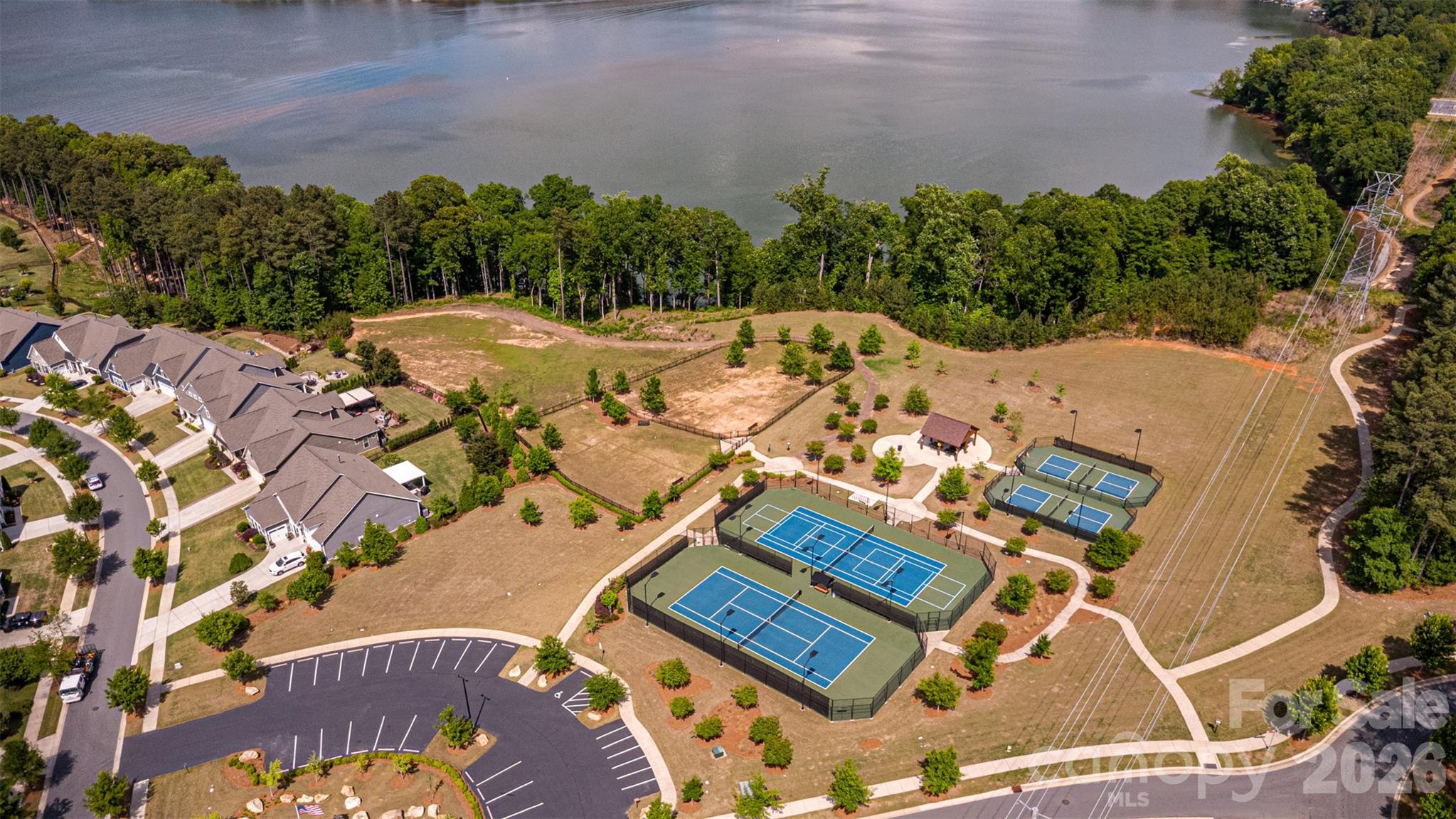 Imagery on Mtn Island - Residential
