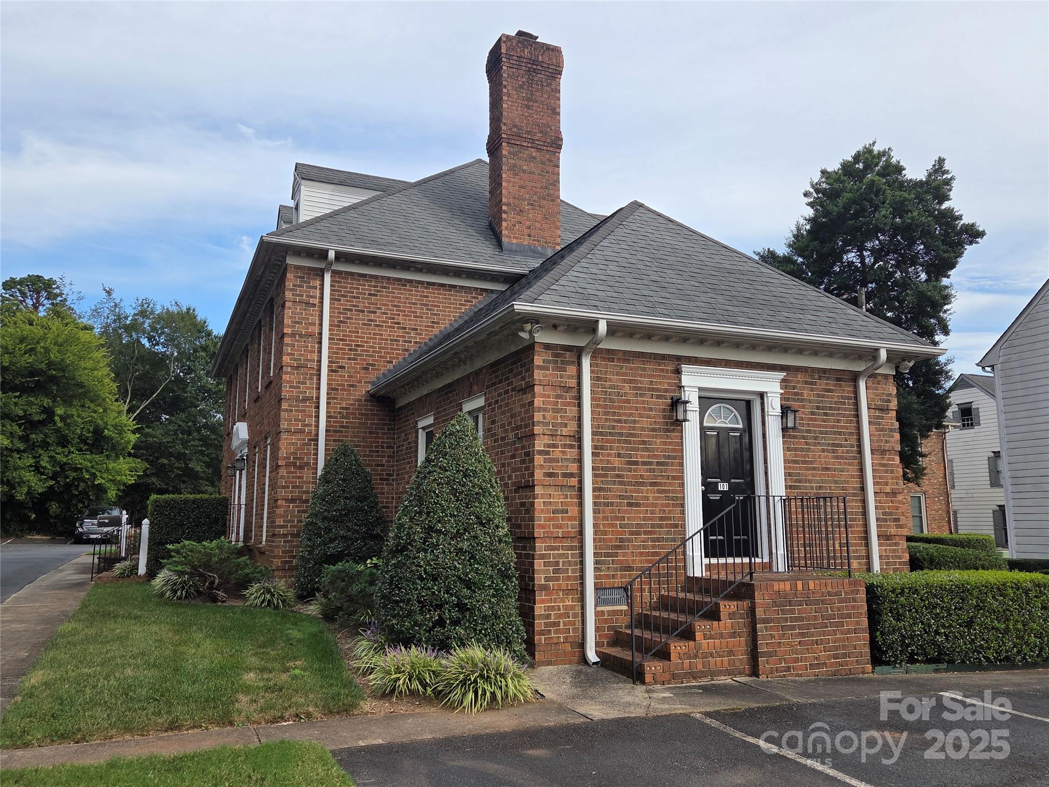 5511 Monroe Road