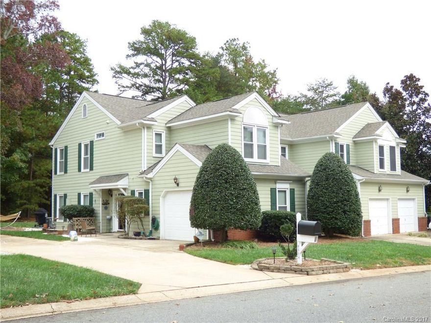 Long day at work? Now is the time to kick off the shoes and enjoy relaxing in this updated/remodeled town home.  Work has been done to make that relaxation pleasurable both inside and outside.  Baths have been dramatically upgraded as well as flooring, kitchen appliances, walls and light fixtures. Short distance to neighborhood grocery, restaurants, and shopping.