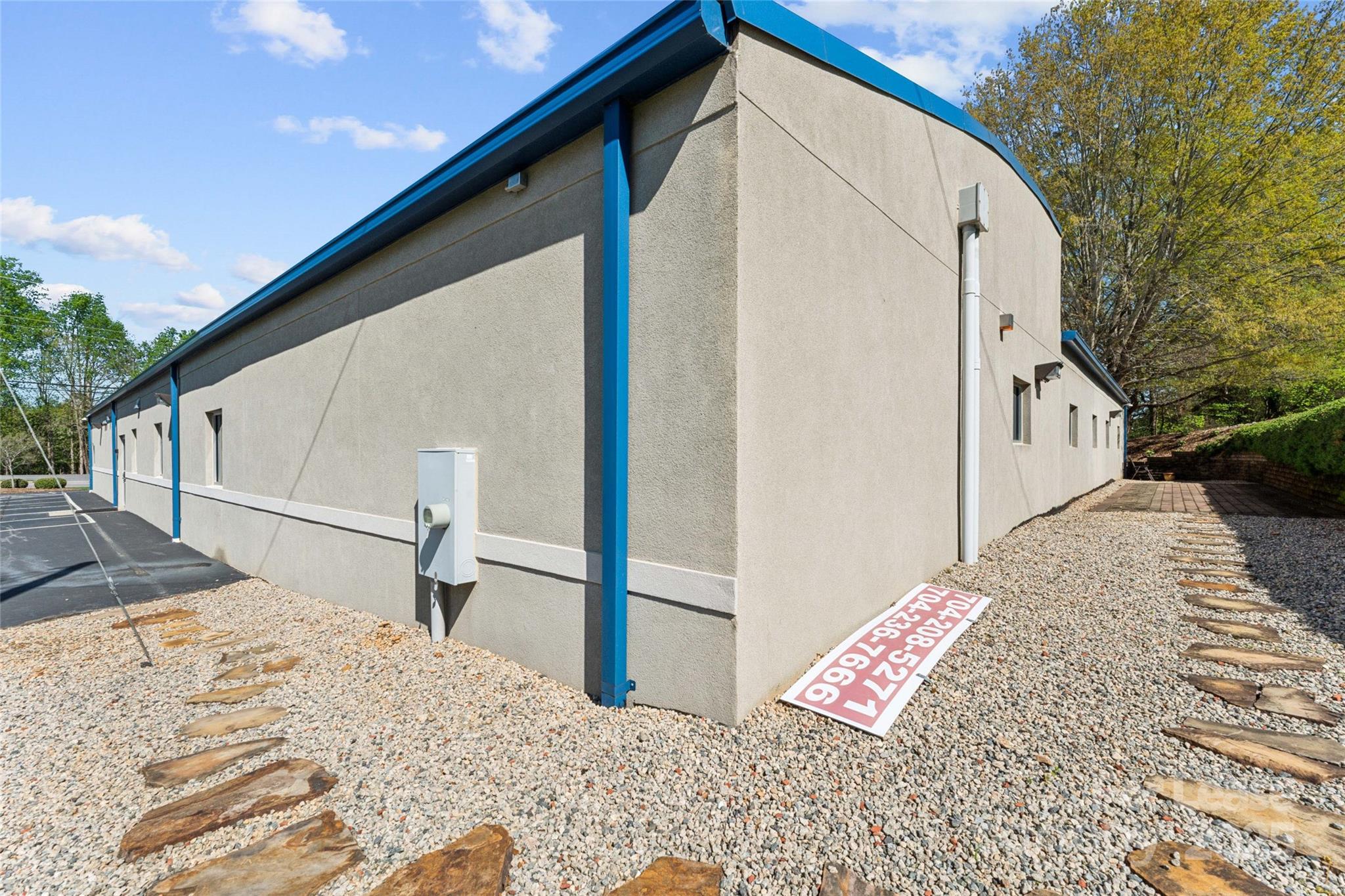 2105 Northwest Boulevard