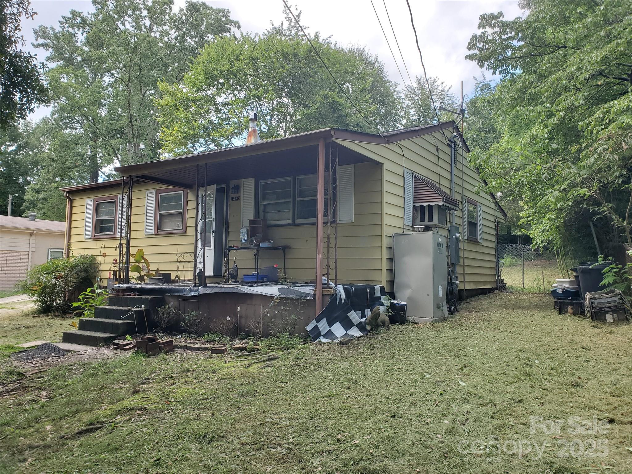 1420 W Mauney Avenue