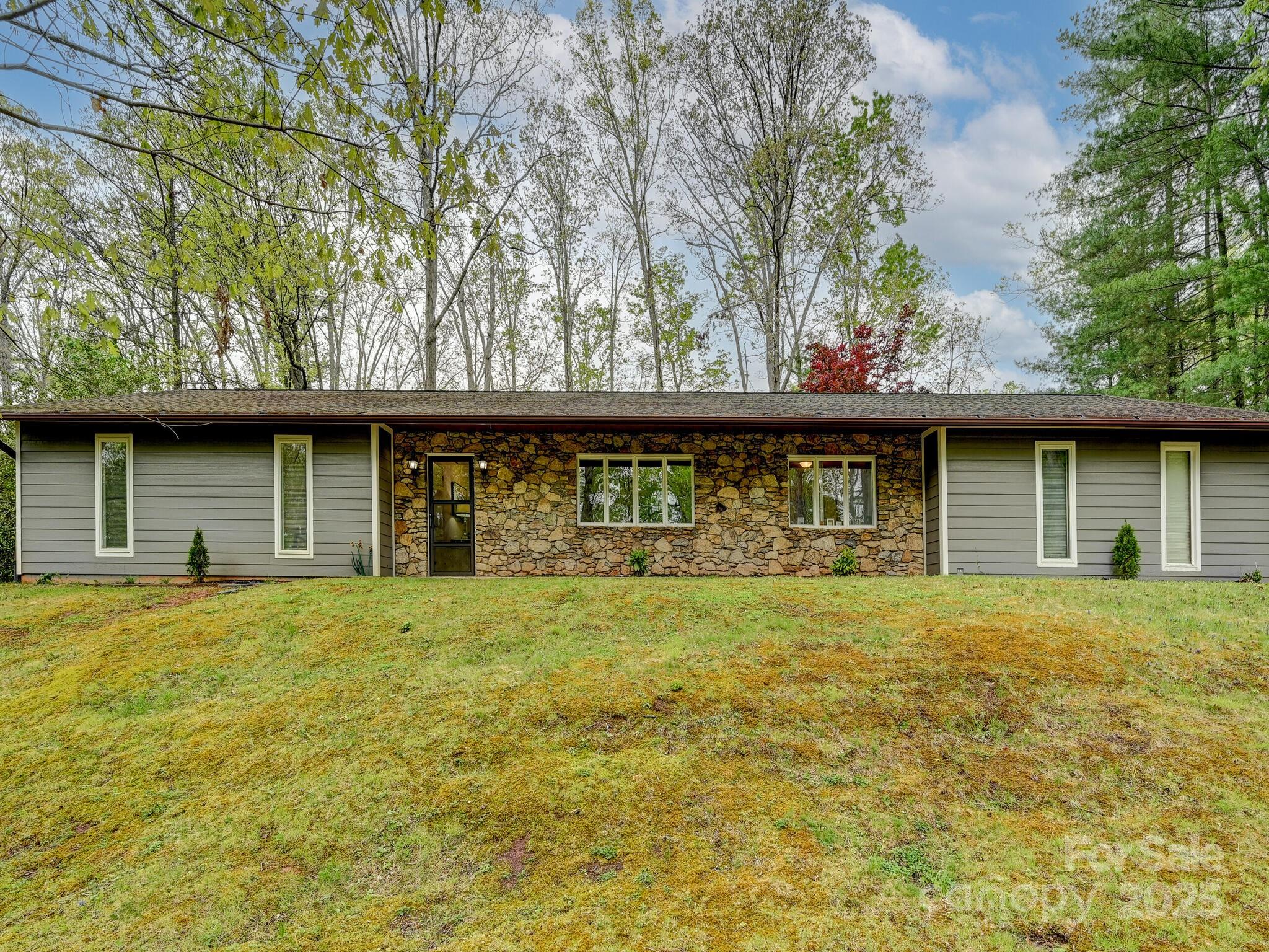 4 Highlander Road