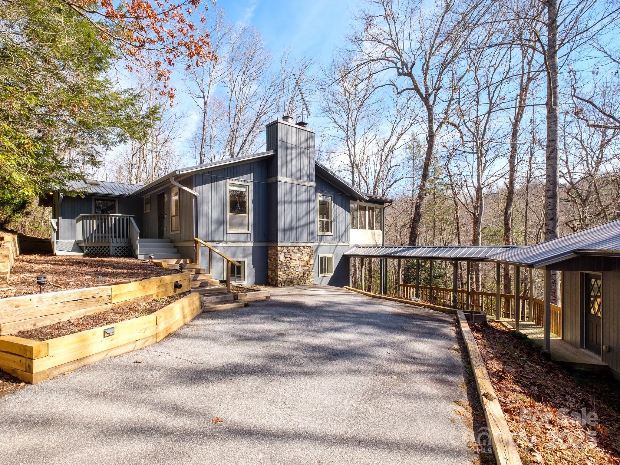 1528 Ugugu Drive