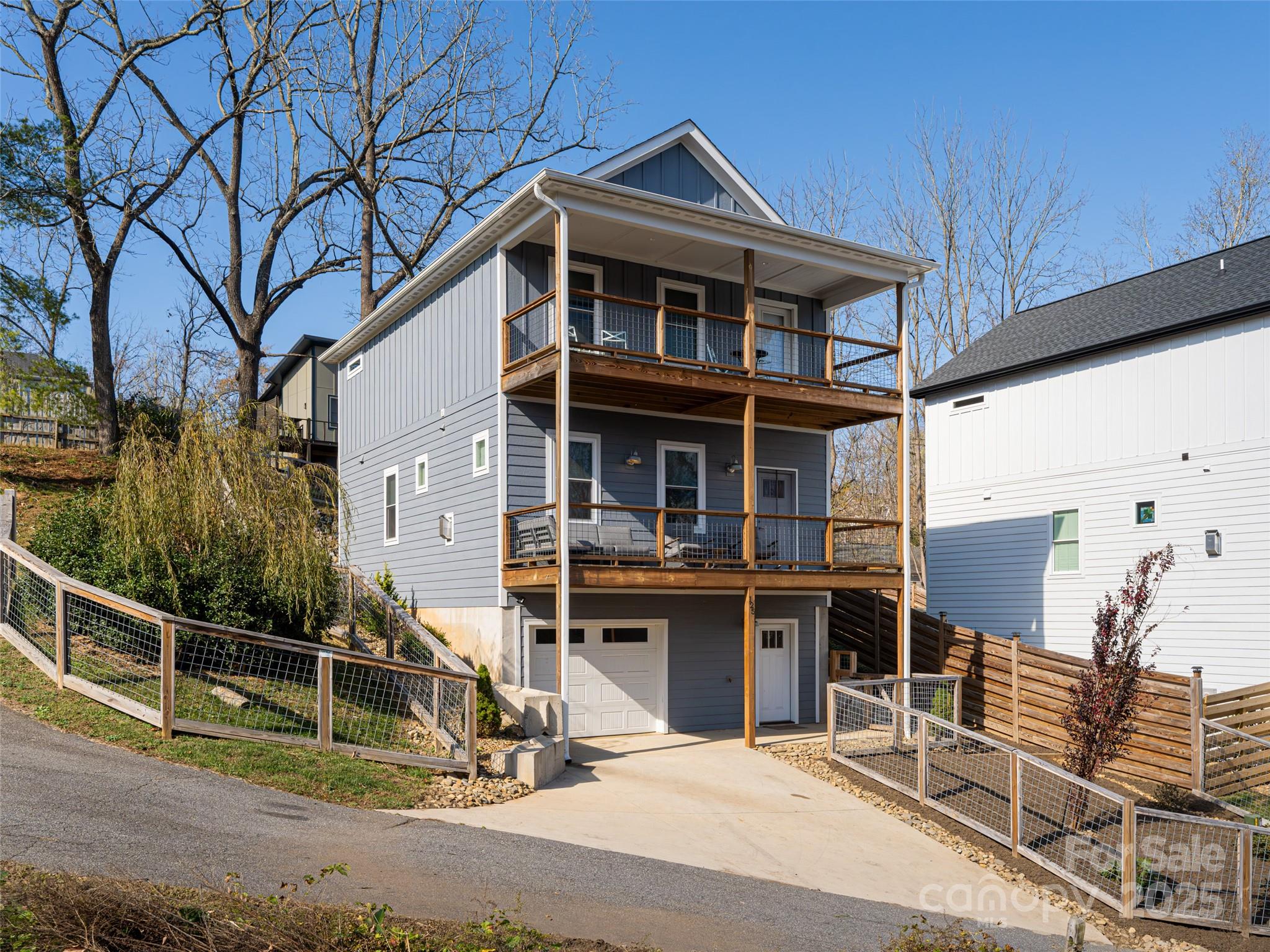 125 Waynesville Avenue