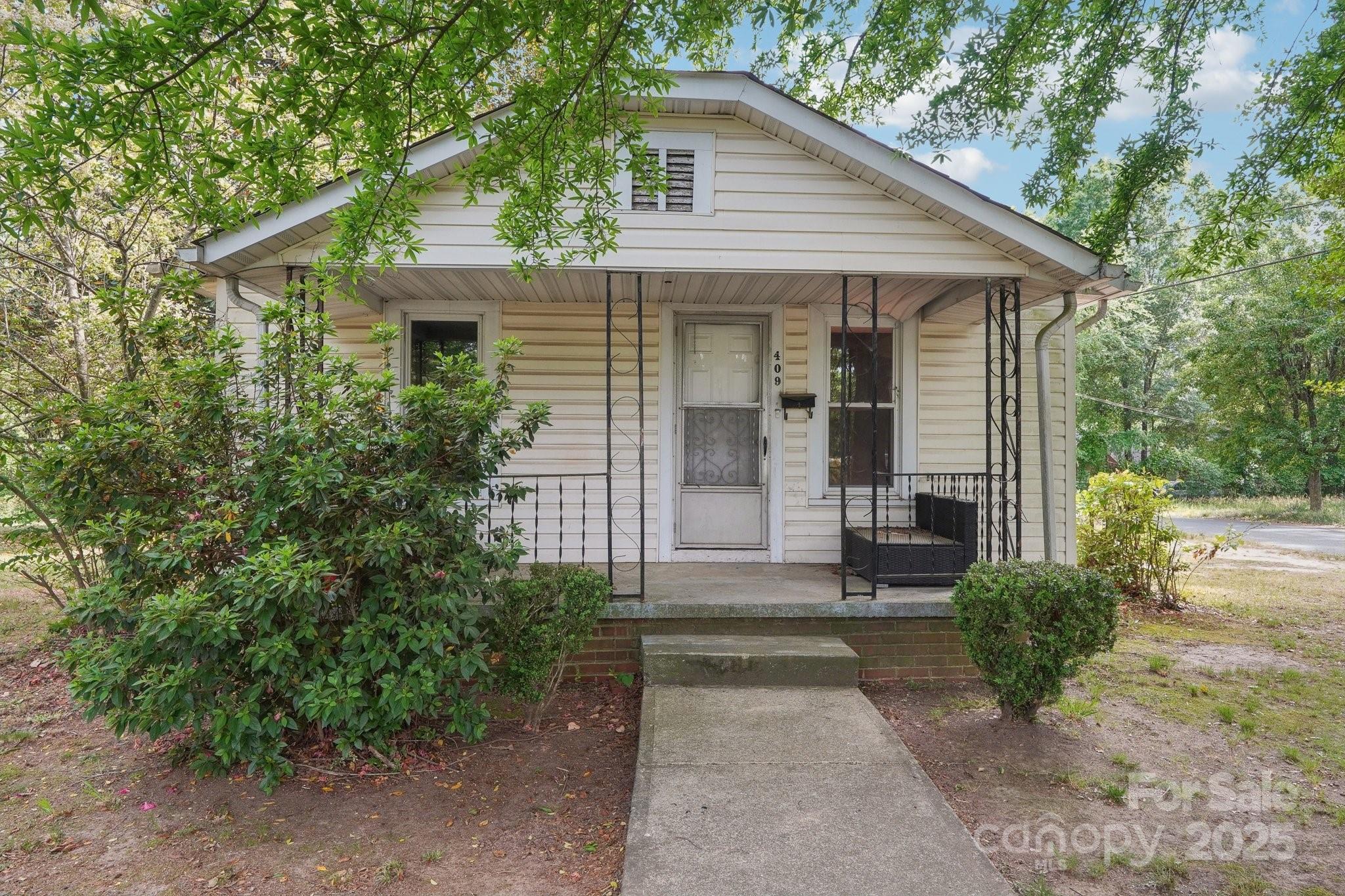 409 Rosemont Avenue