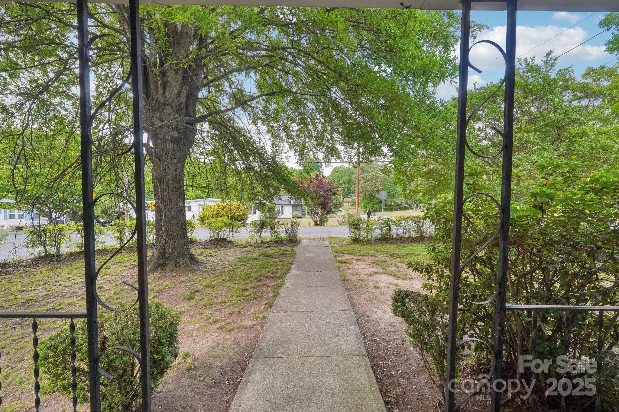 409 Rosemont Avenue