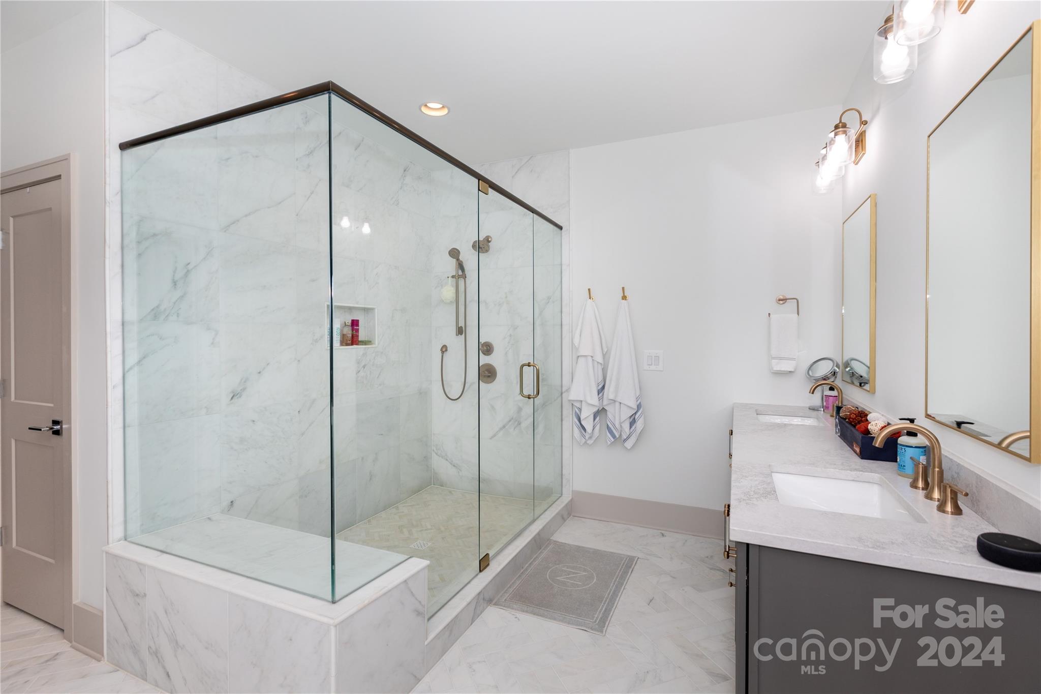 Airlie Woods - Residential