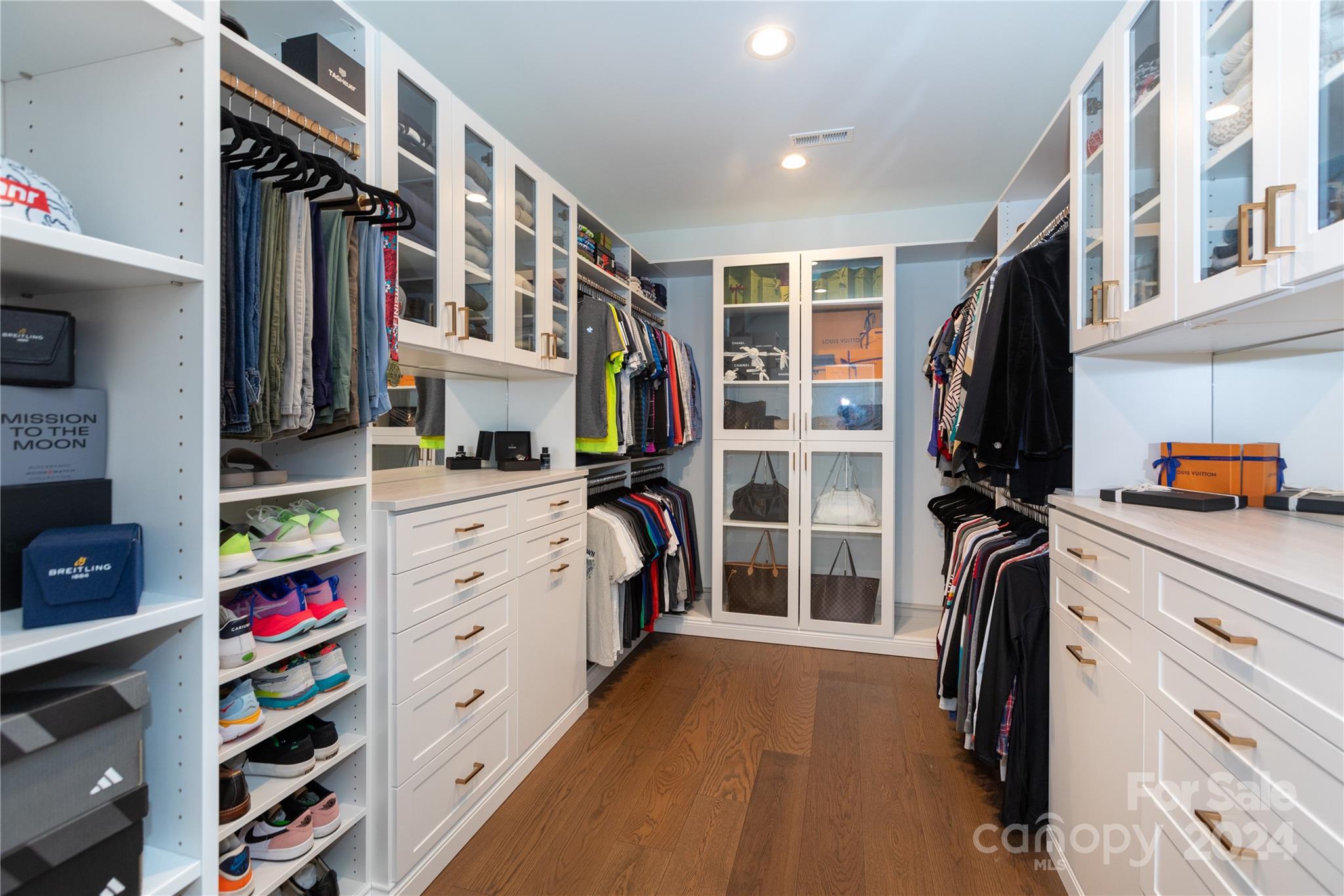 Airlie Woods - Residential