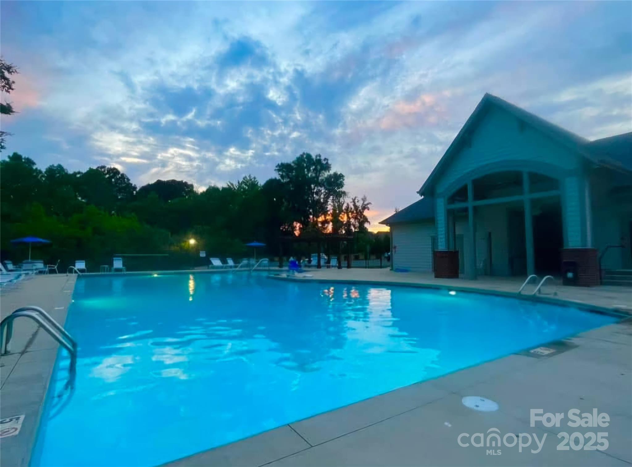 Huntersville, North Carolina 28078, United States, 6 Bedrooms Bedrooms, ,6 BathroomsBathrooms,Residential,Under Contract,3753