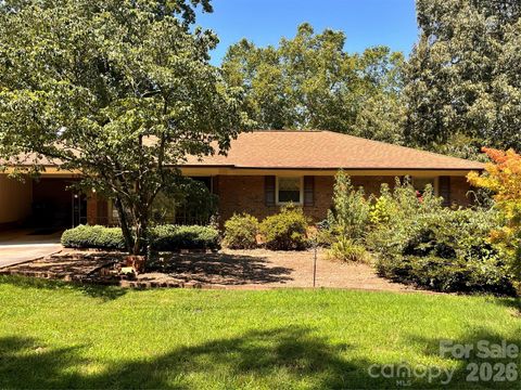 Photo of 410 Thompson Street S, Stanley, NC 28164 (MLS # 4406815)