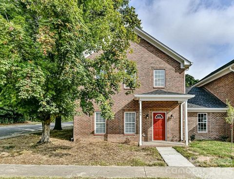 Photo of 704 N Main Street, Mooresville, NC 28115 (MLS # 4353184)