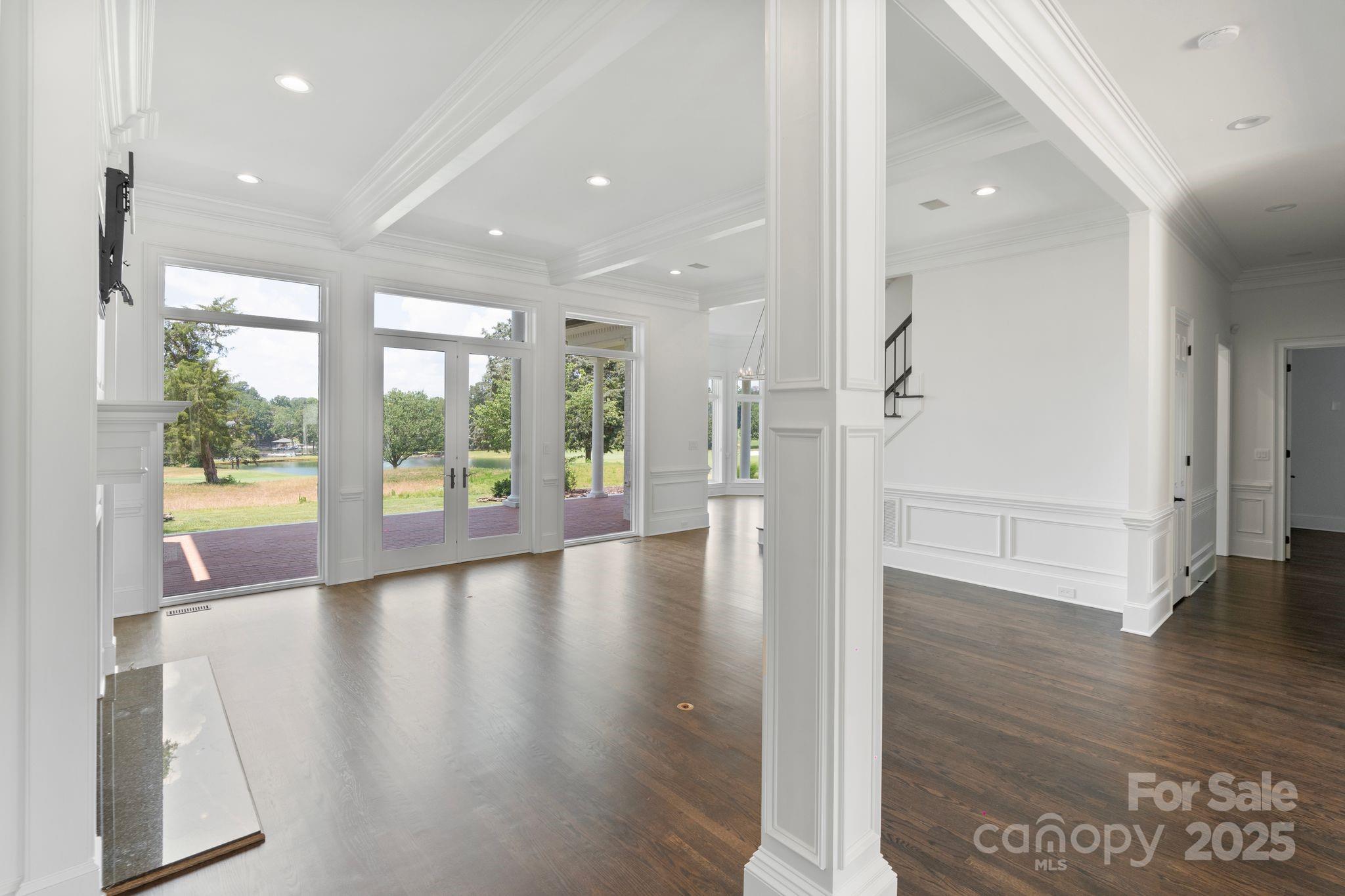 The Peninsula - Residential