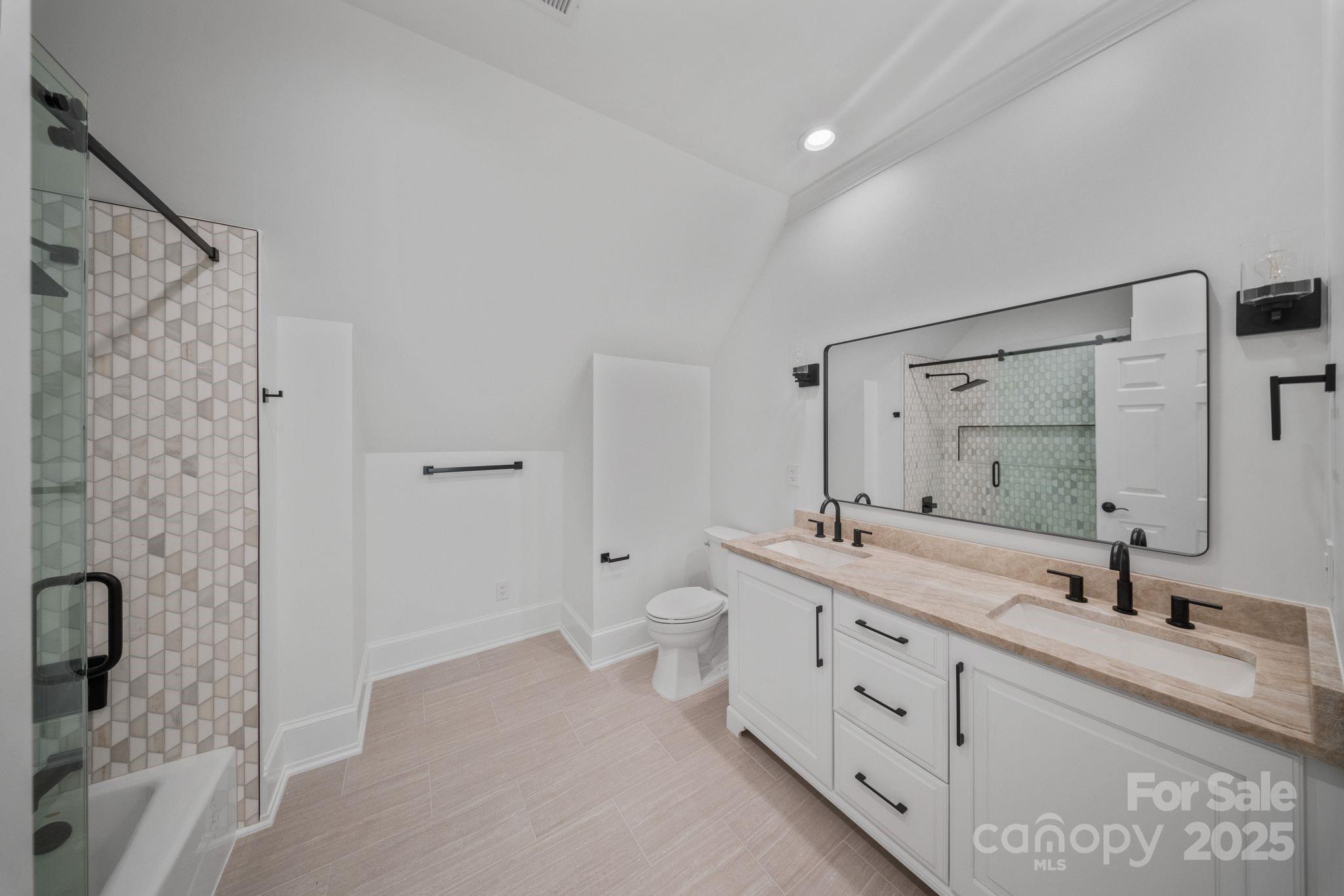 The Peninsula - Residential