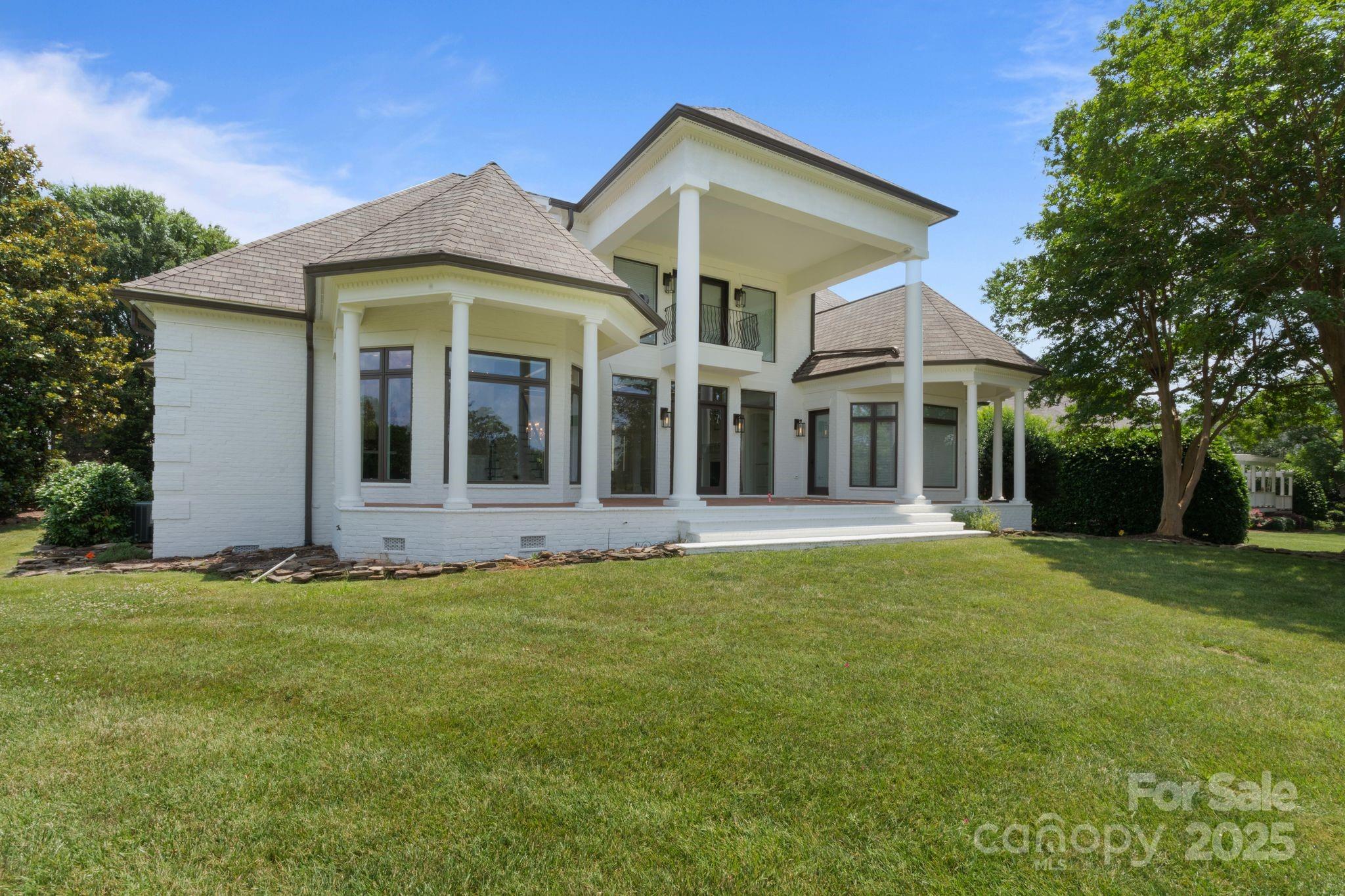 The Peninsula - Residential