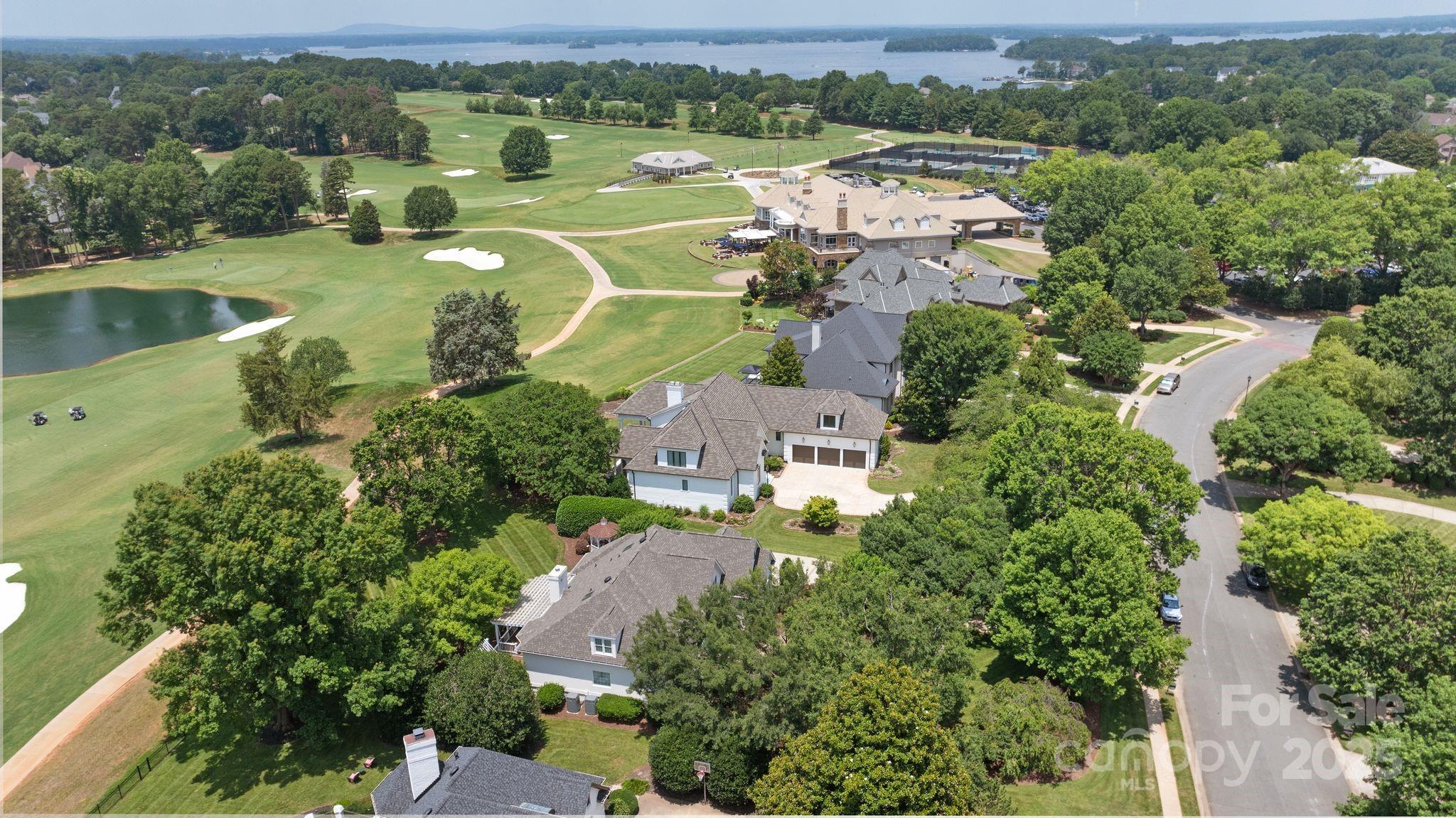 The Peninsula - Residential