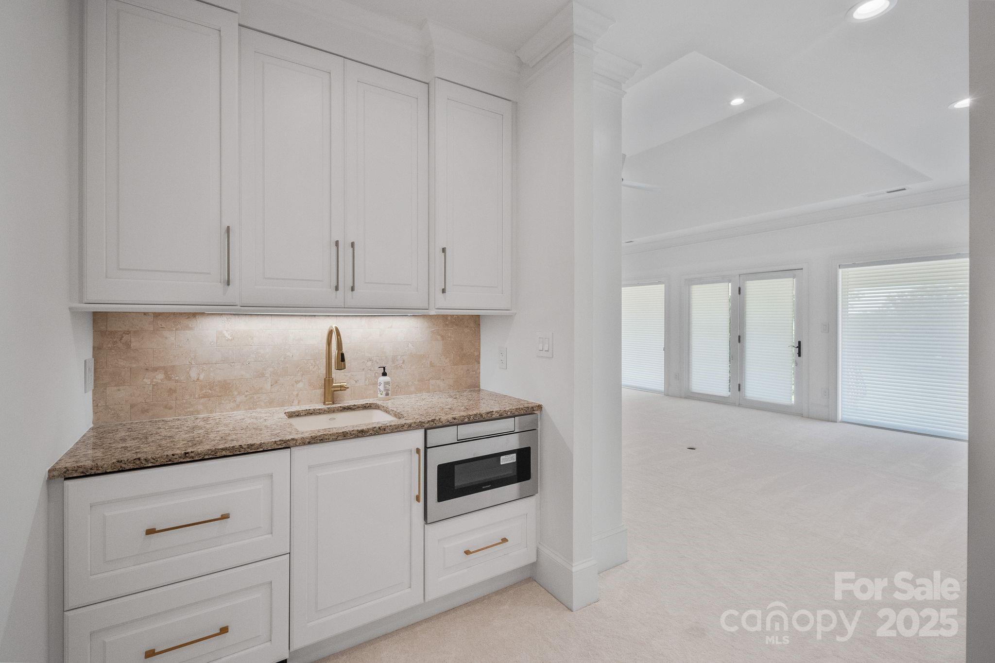 The Peninsula - Residential