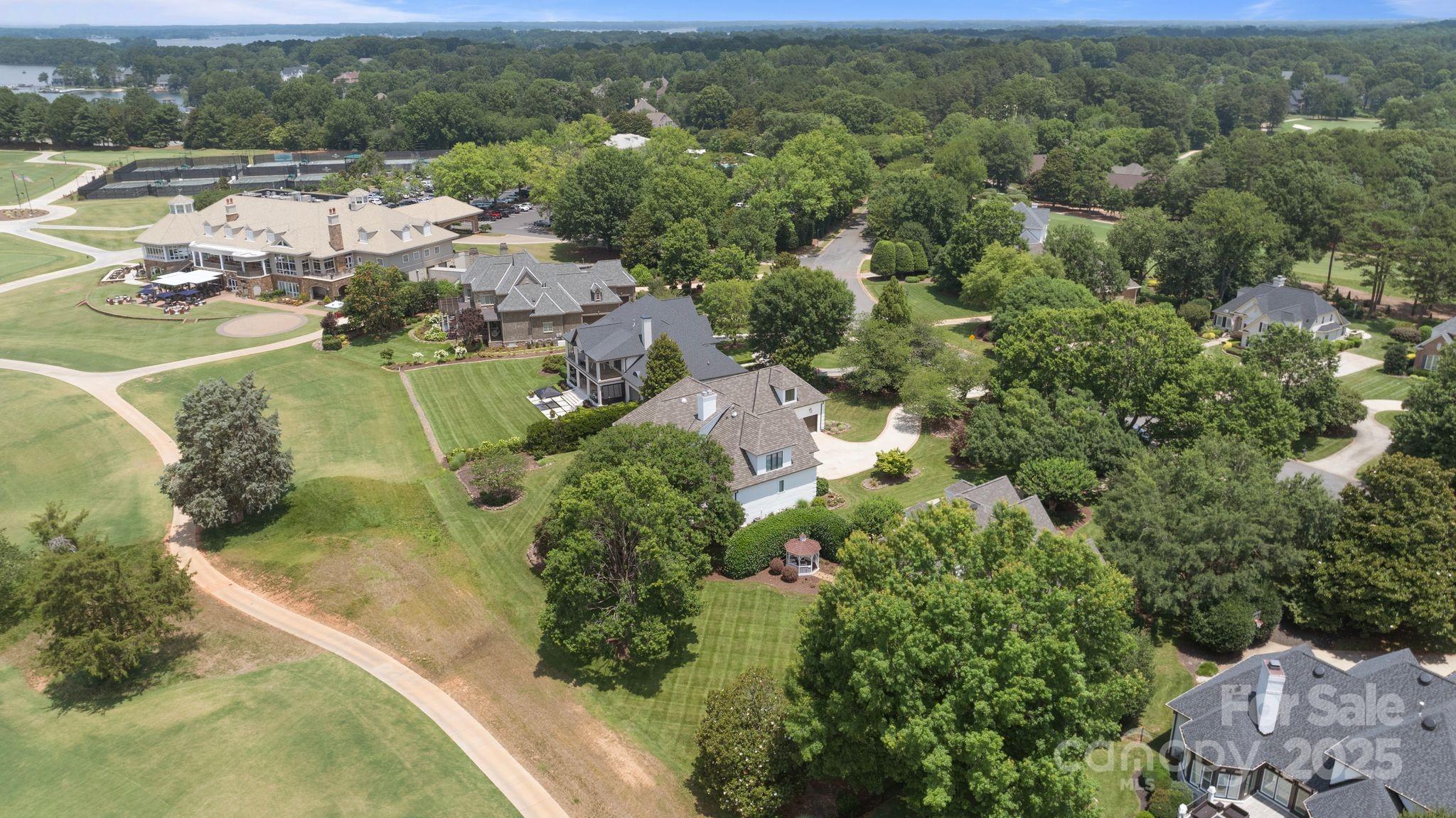 The Peninsula - Residential