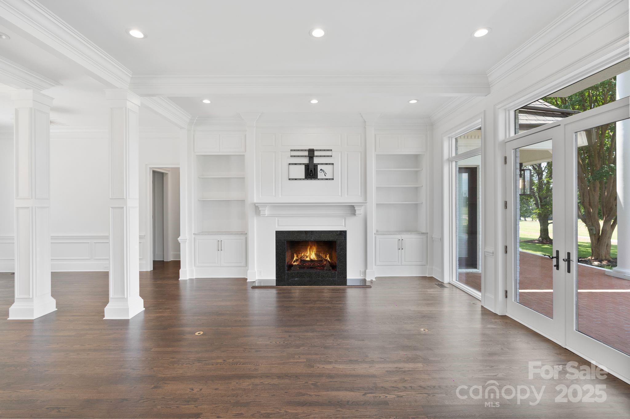 The Peninsula - Residential