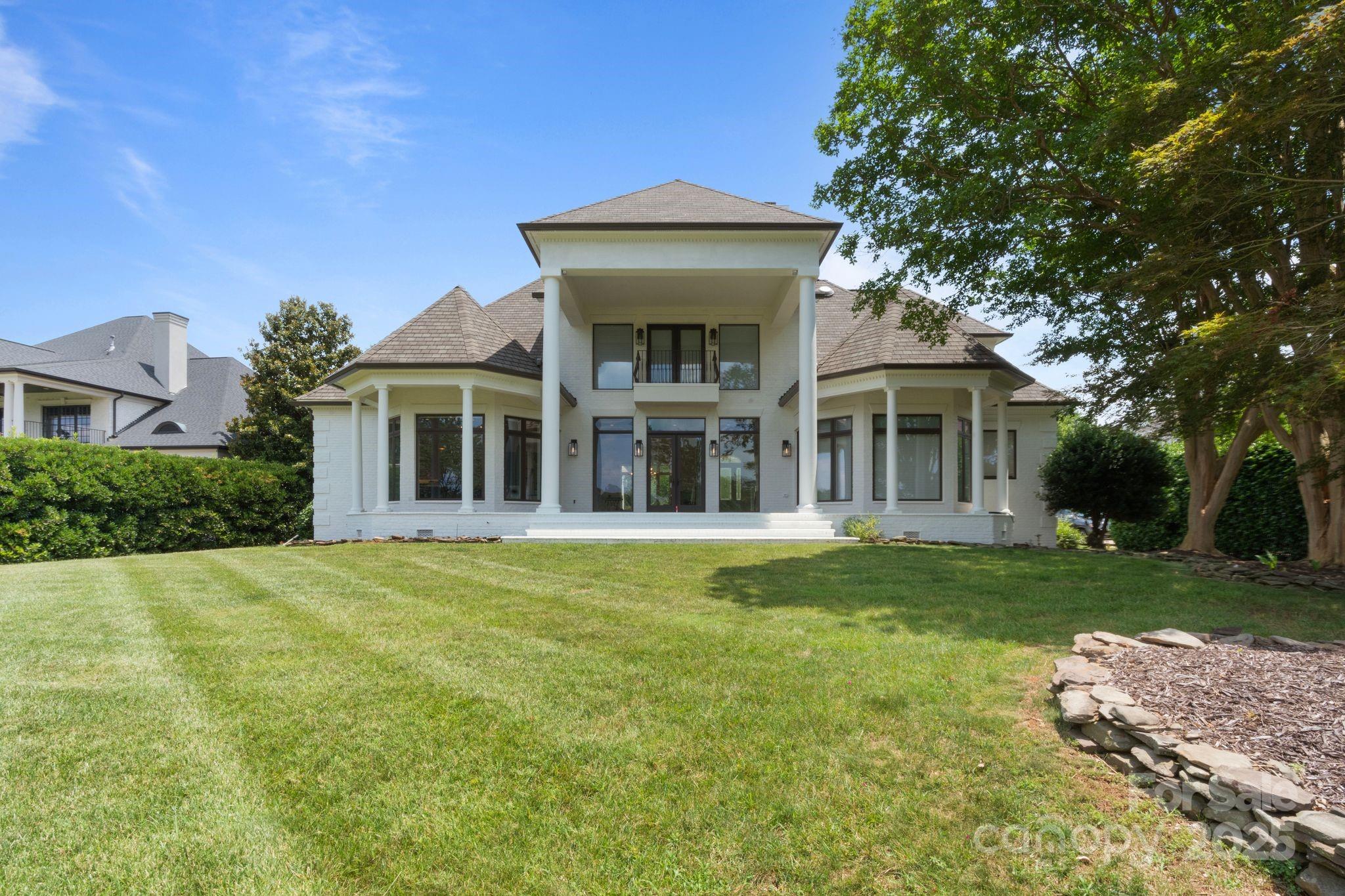 The Peninsula - Residential