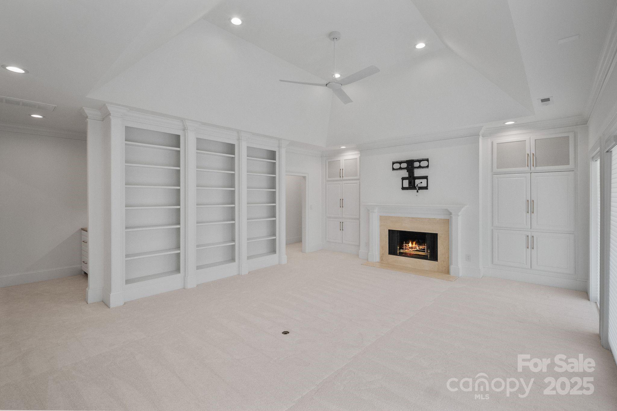 The Peninsula - Residential