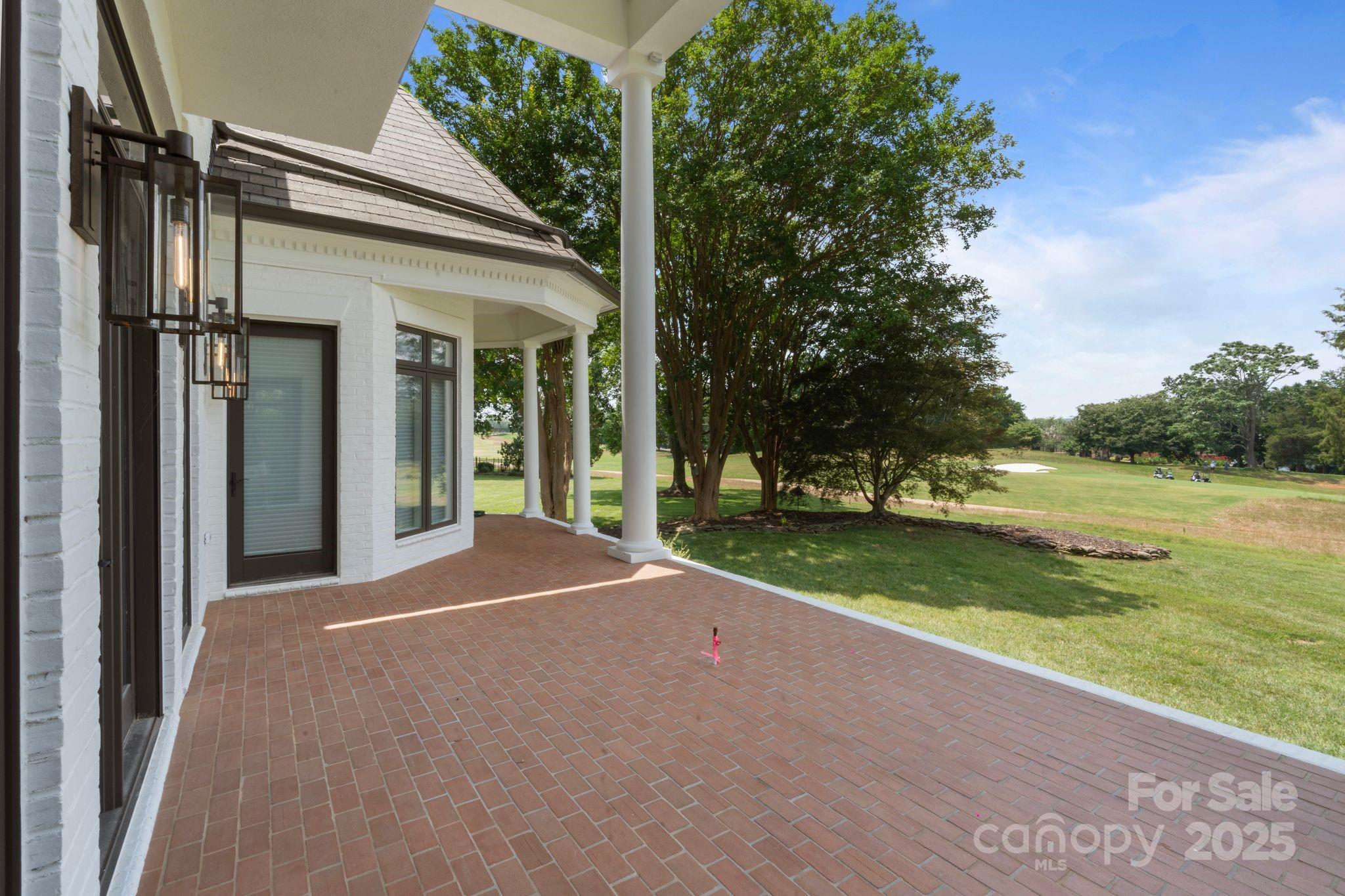 The Peninsula - Residential