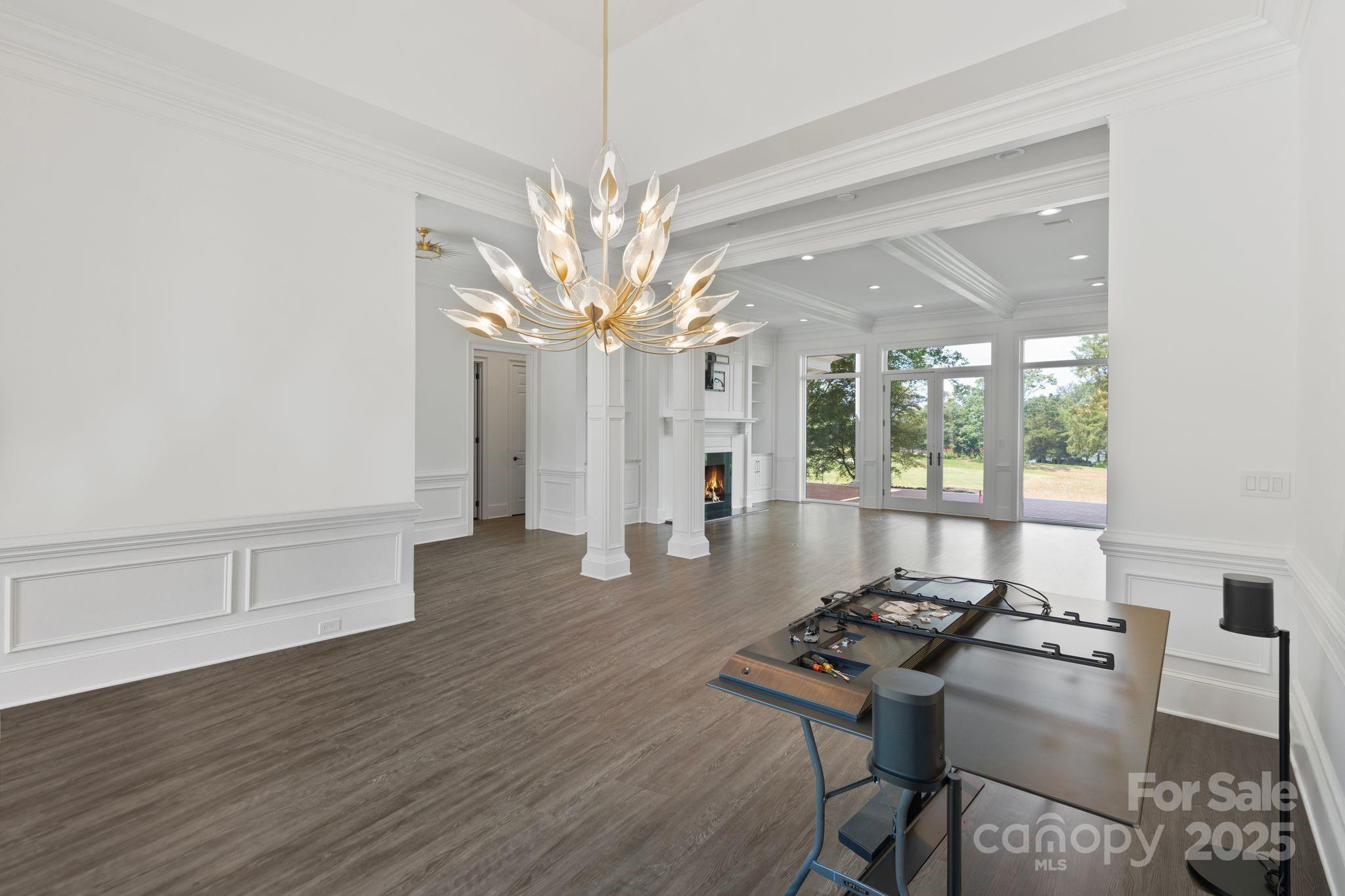 The Peninsula - Residential