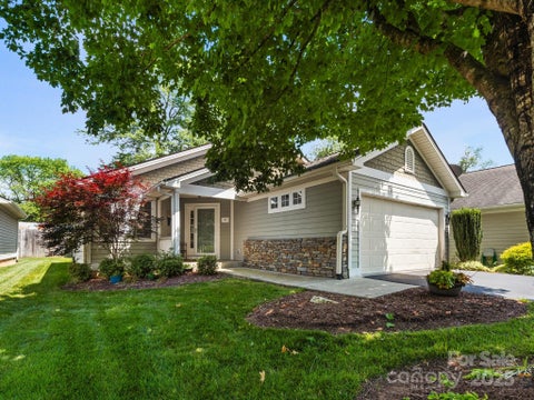Photo for 20 E Fairway View Court