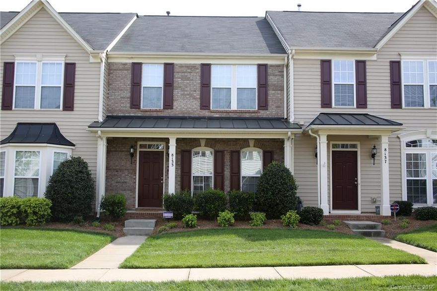 Well maintained 3 BR/2.5 BA 2 car garage town home with gleaming hardwoods throughout the main floor. Formal dining/Living room and a bright and spacious great room! Kitchen boasts 42' cabinets with gorgeous corian countertops. Located in Gilead Ridge with a community play area, club house and pool. Just minutes away from Birkdale Village, Lake Norman, Blythe Landing boat access & lots of great shopping and restaurants. One the best and most affordable town home communities at the lake!