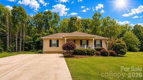 5228 CRANE POINT DR, CHARLOTTE, NC 28227 - Image db1eaae92da5864e9d10f3011fcaea49/134856639