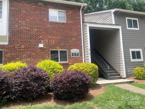 3200 Heathstead Place E Charlotte NC 28210