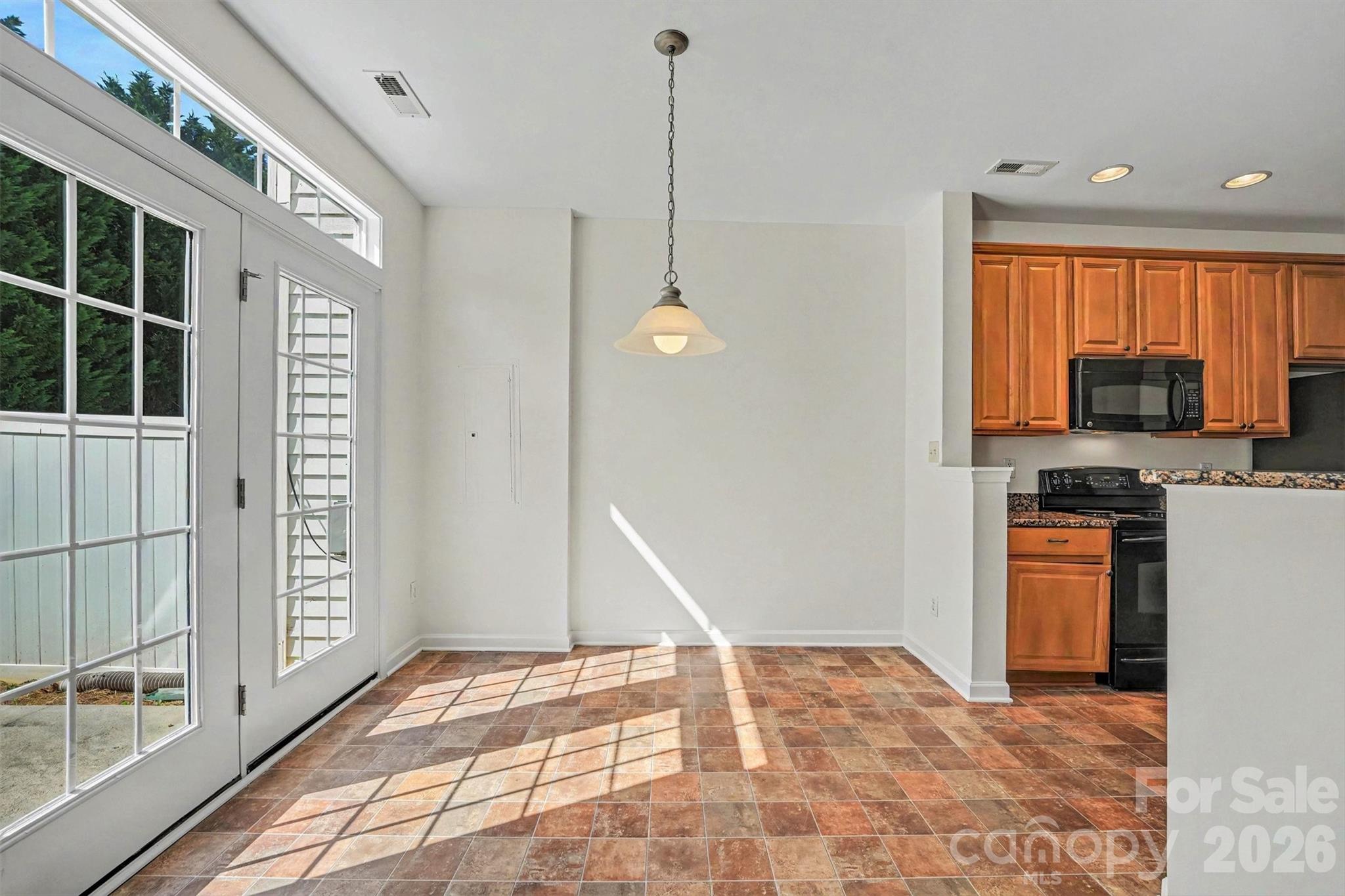 107 S Arcadian Way