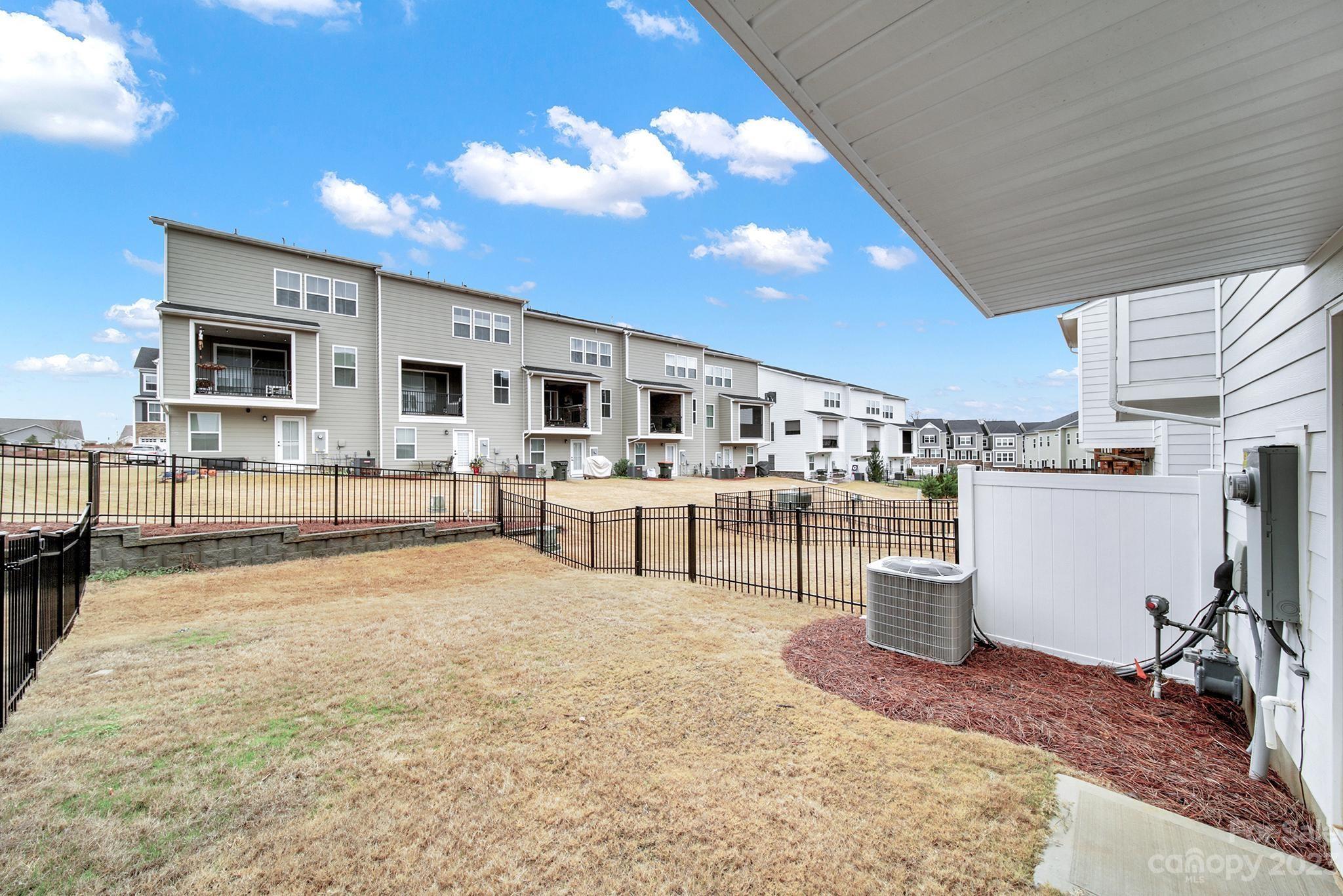 Trinity Townes - Residential
