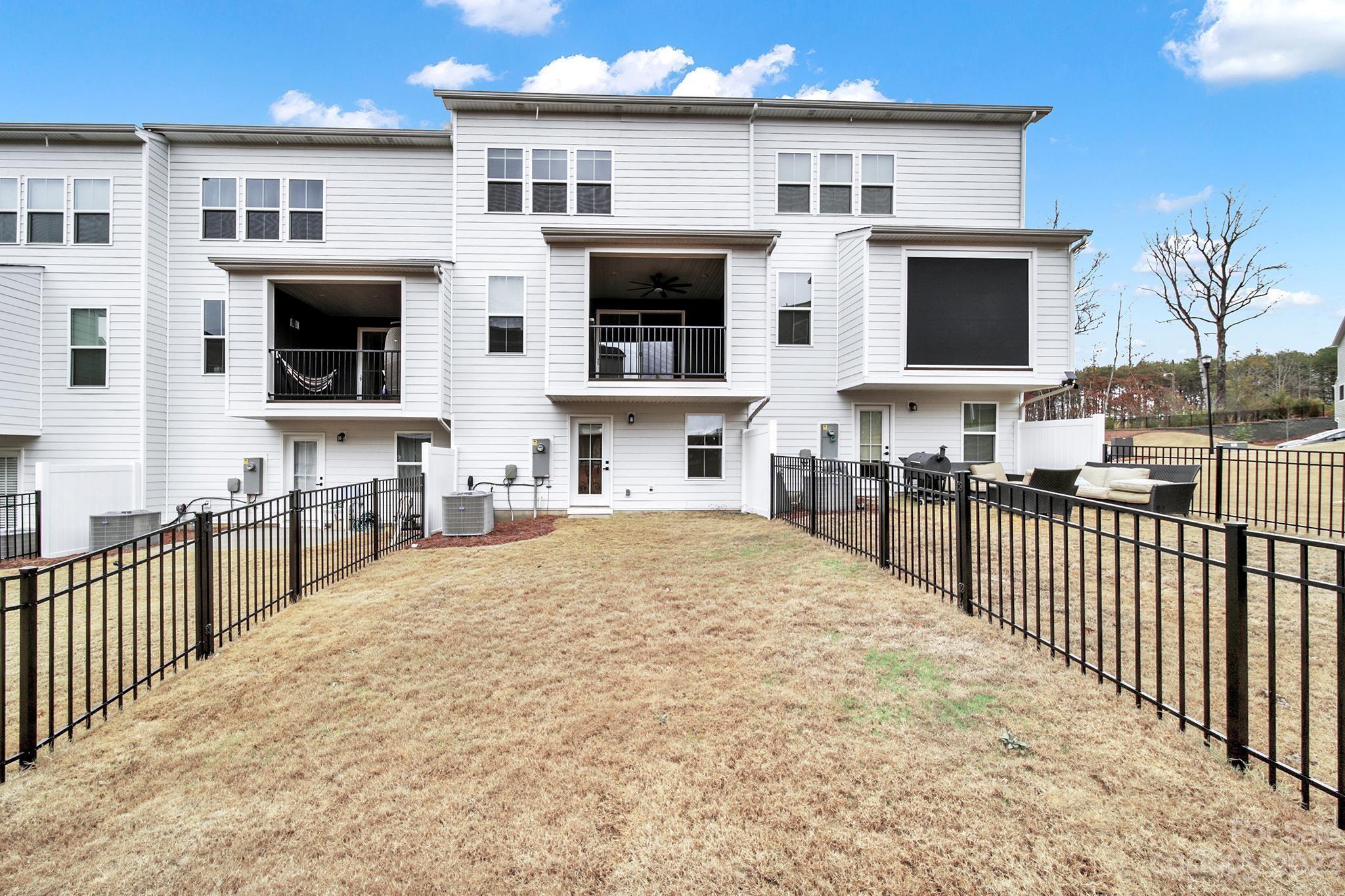 Trinity Townes - Residential