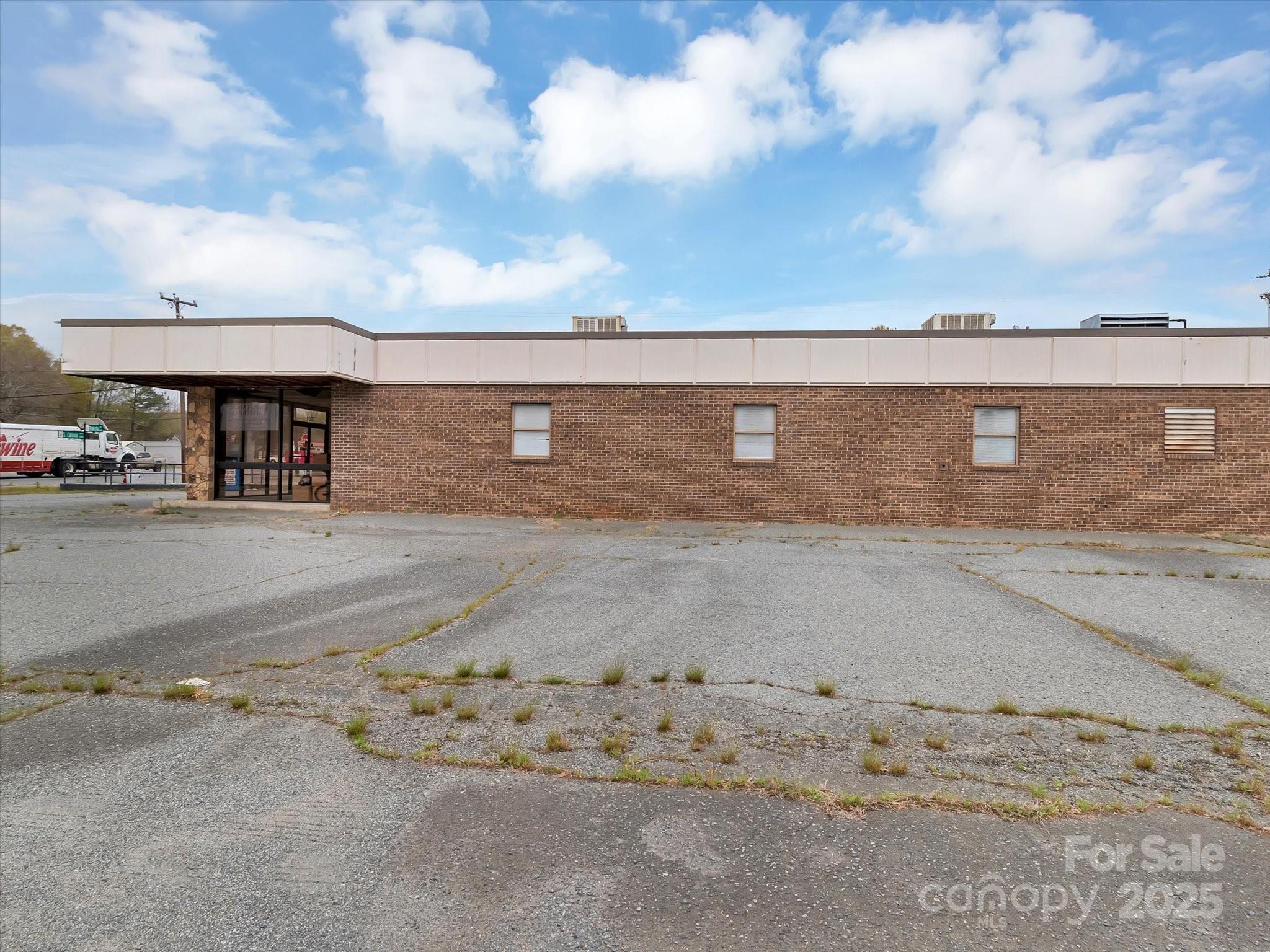 2001 S Cannon Boulevard