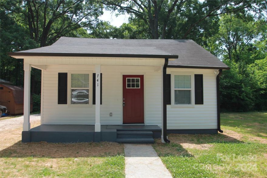 Cute Renovated House Located in Downtown Area of Rock Hill, 2 Bedrooms, 1 Bathroom, Living Room, Eat in Kitchen with Range & Refrigerator. Laundry Room off of Kitchen. Large Back Yard. Front Porch. Single Family Only.
No Smoking/No Vaping. No Pets. Maximum Occupants 3.
***Rental Rate for Summer will be $1150 and then will increase a little to $1250 a/o 10/1/2024.***
Available NOW for viewing by key sign out from our office Monday-Friday from 9am-4pm, except Holidays. Keys to be returned by 5pm same day. Requires $20 refundable deposit.