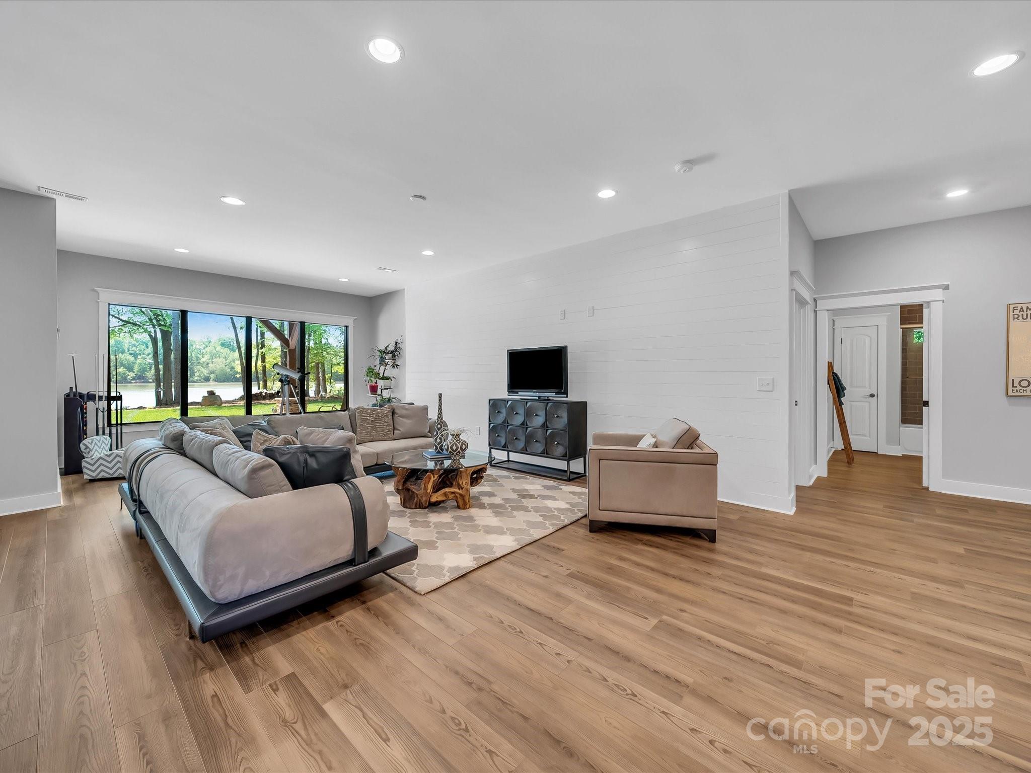 Sunset Pointe - Residential