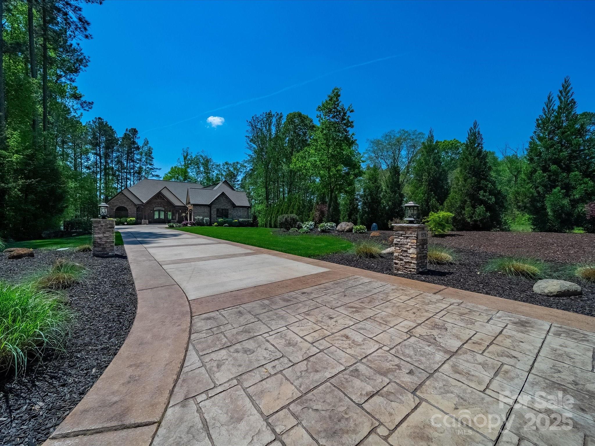 1579 Sunset Pointe Drive