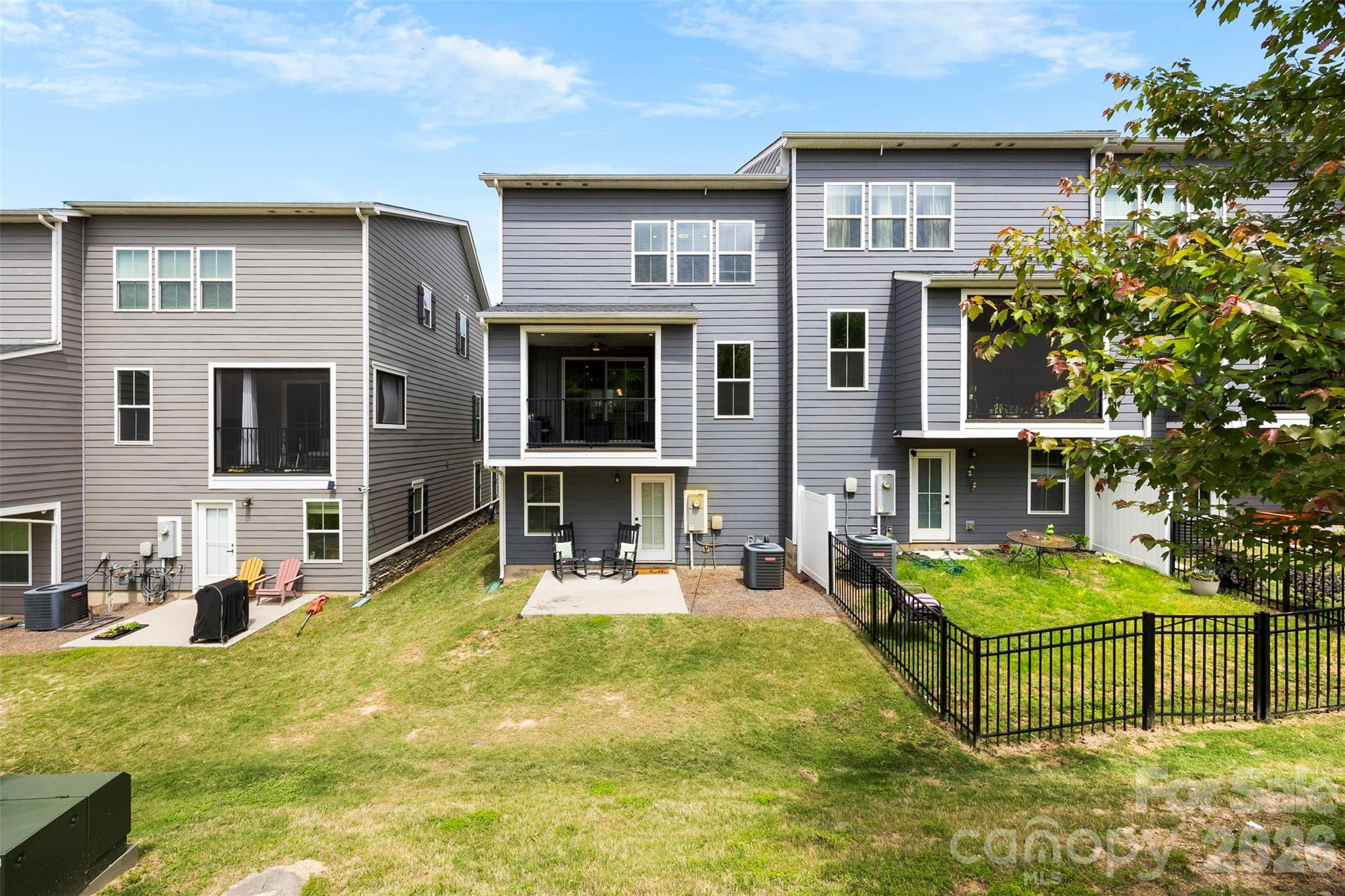 Trinity Townes - Residential