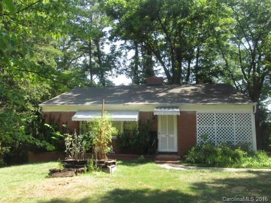 Cozy brick ranch on quiet end street. Large yard with storage. Easy commute and close to bus stop and light rail.