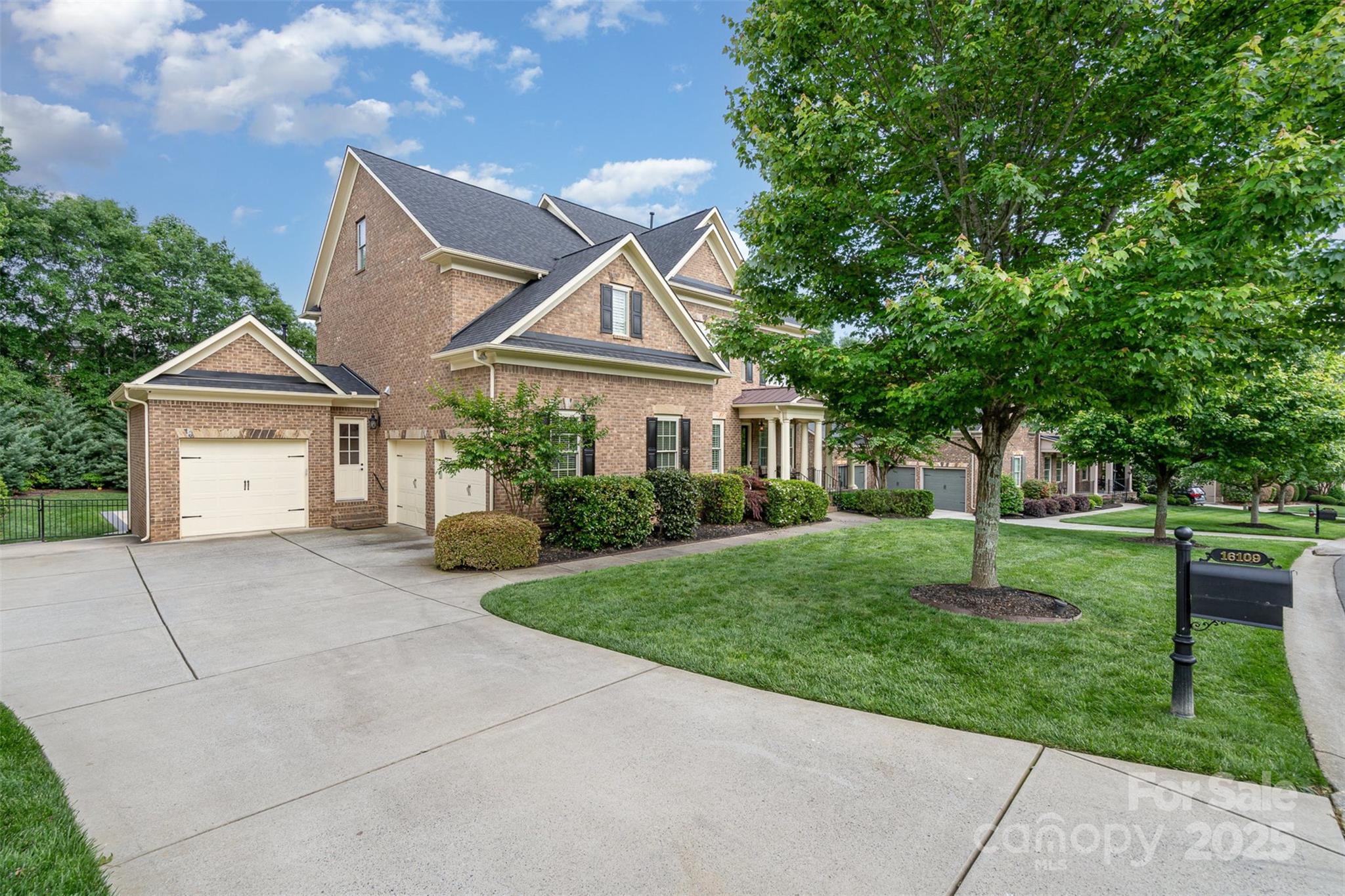 16109 Reynolds Drive 415