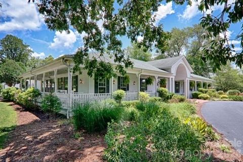 470 Brickyard Road Etowah NC 28792