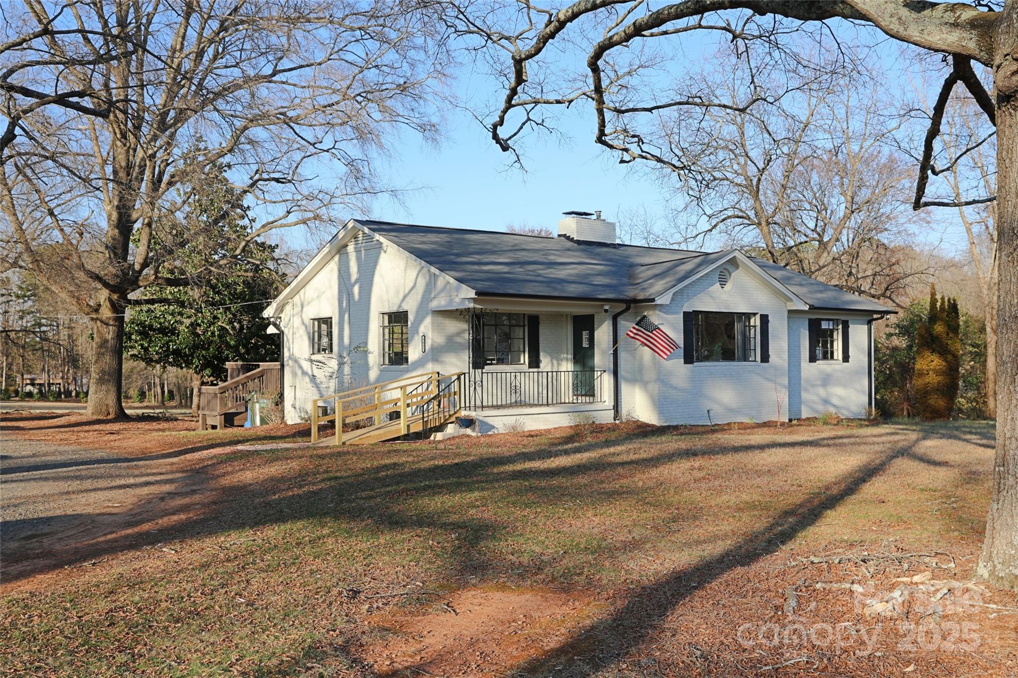 8405 Fairview Road