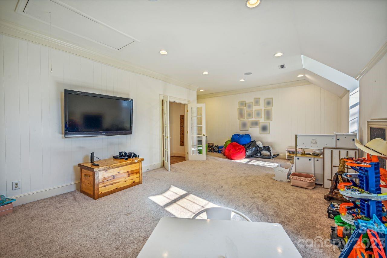 Quail Hollow - Residential