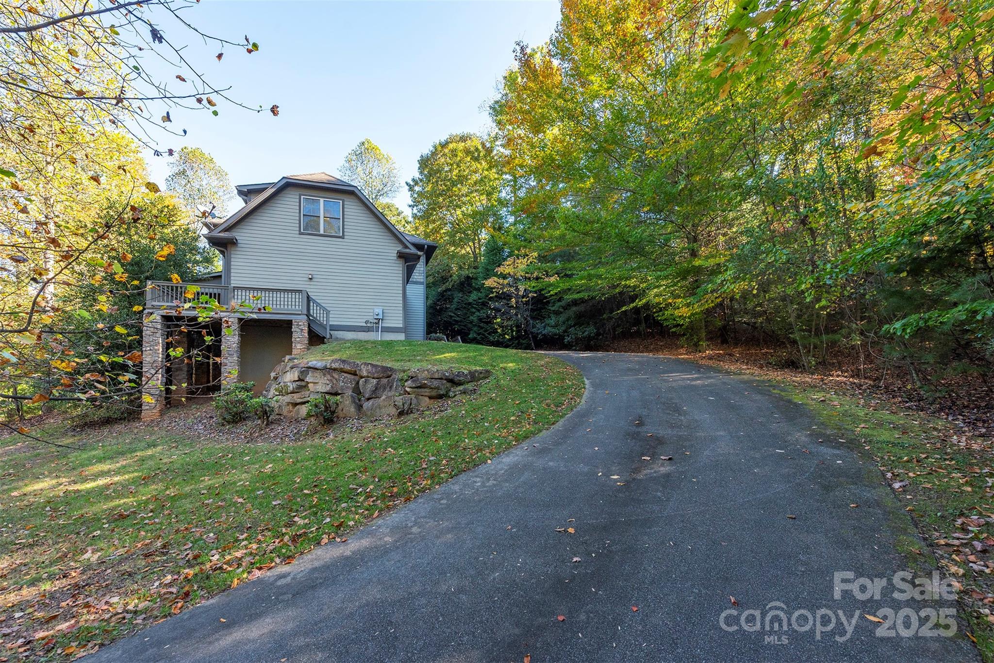 4 Yellow Owl Drive