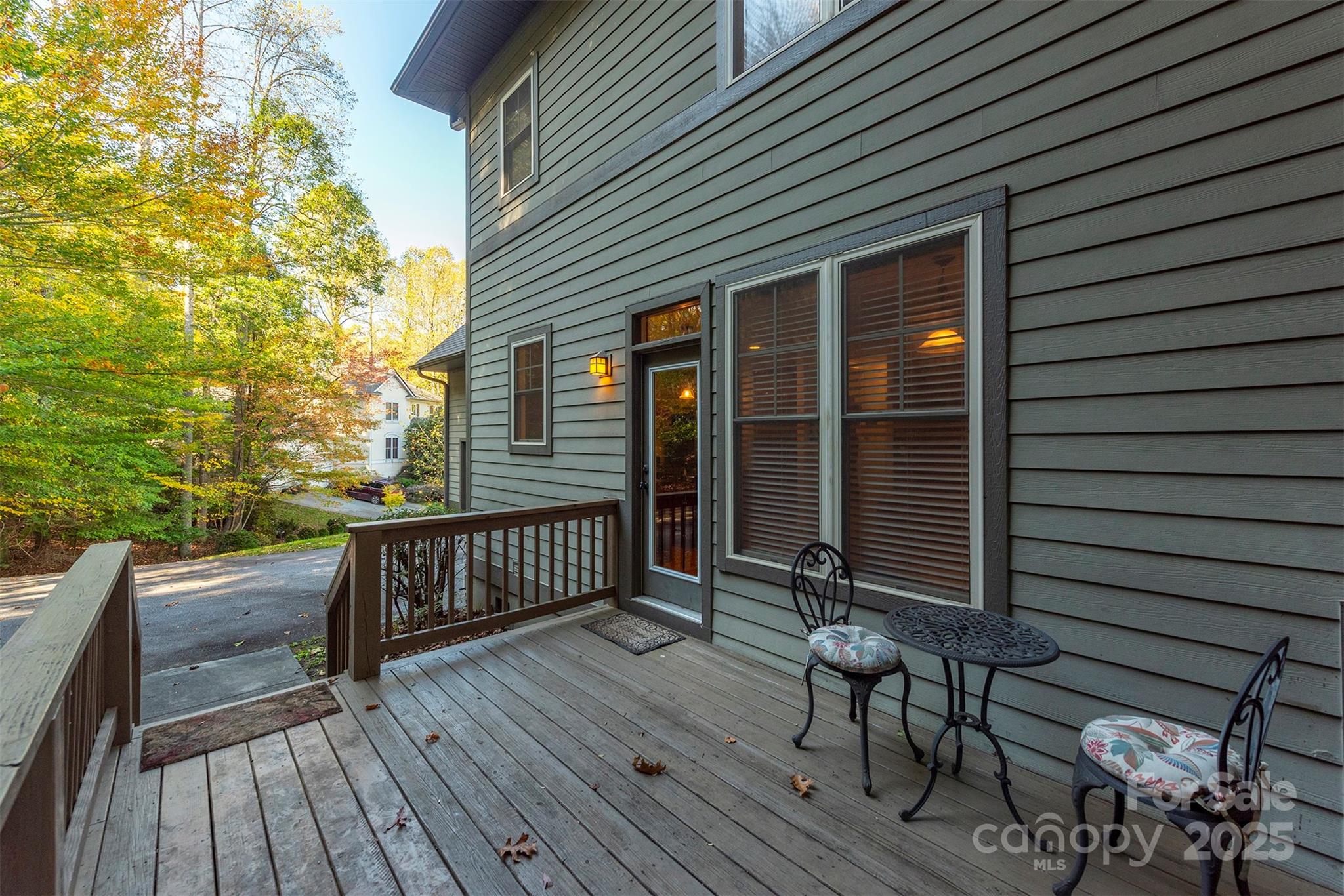 4 Yellow Owl Drive