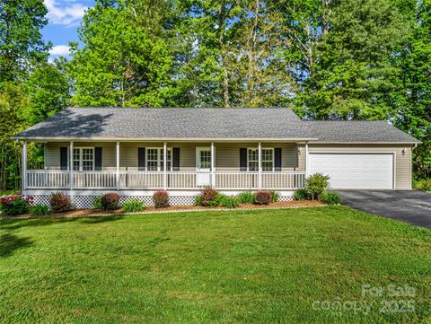 77 Simmons Drive East Flat Rock NC 28726