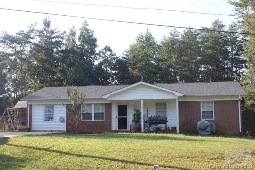 *** REDUCTION*** One level ranch style home in the Lake James Community. Good layout for first time home buyers or retirees. Large master bedroom and open kitchen area with sit in dining. Enclosed garage is heated and offers an additional den area. Large backyard.